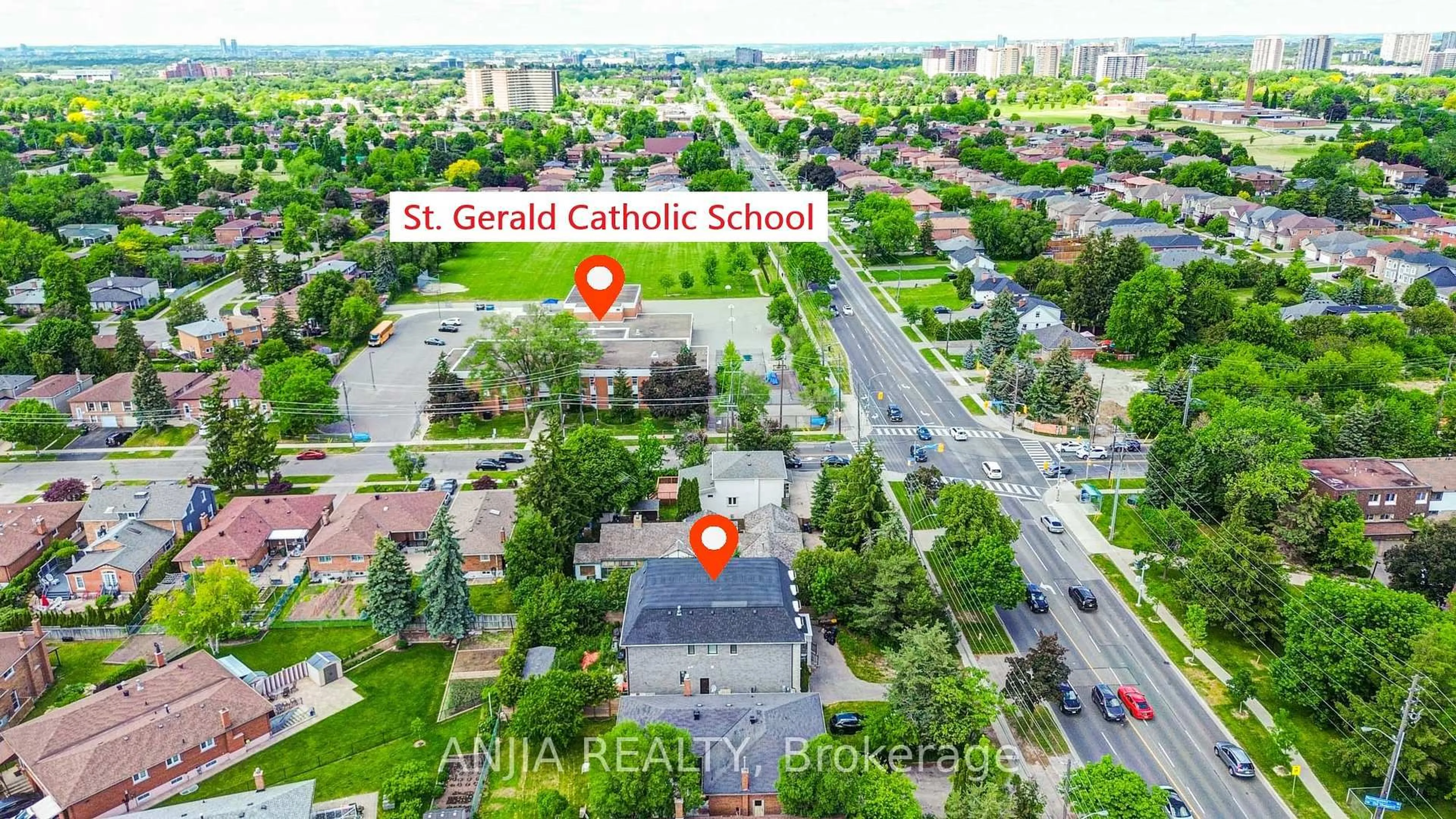 A pic from outside/outdoor area/front of a property/back of a property/a pic from drone, city buildings view from balcony for 2652 Victoria Park Ave, Toronto Ontario M2J 4A6