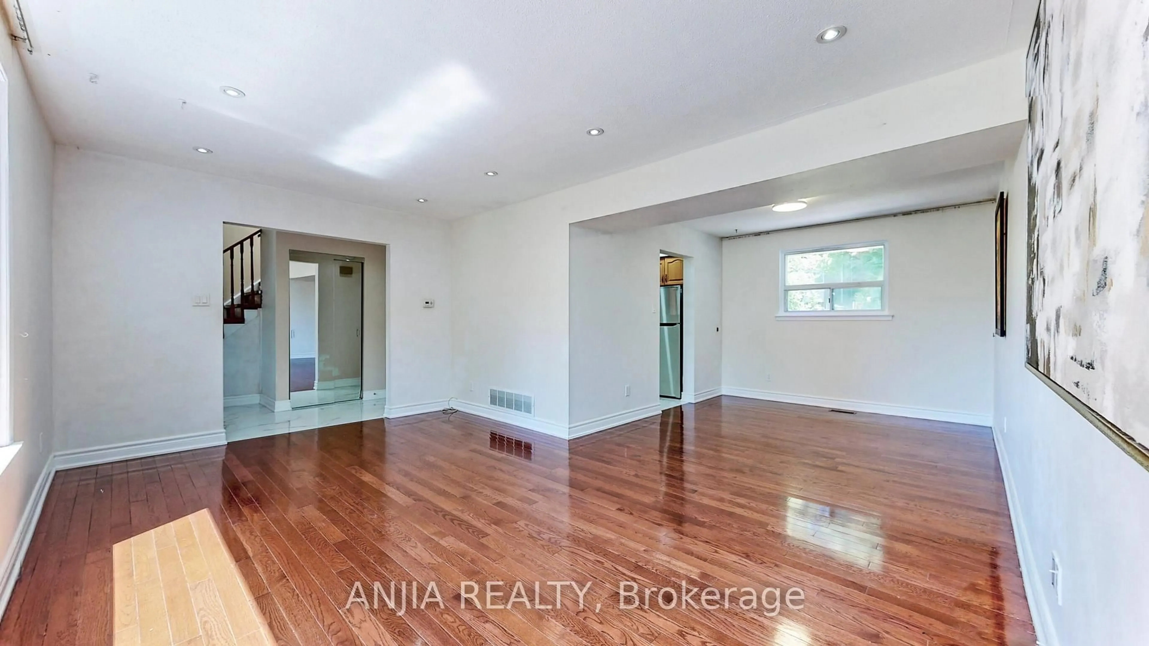 A pic of a room for 14 Cherrystone Dr, Toronto Ontario M2H 1R9