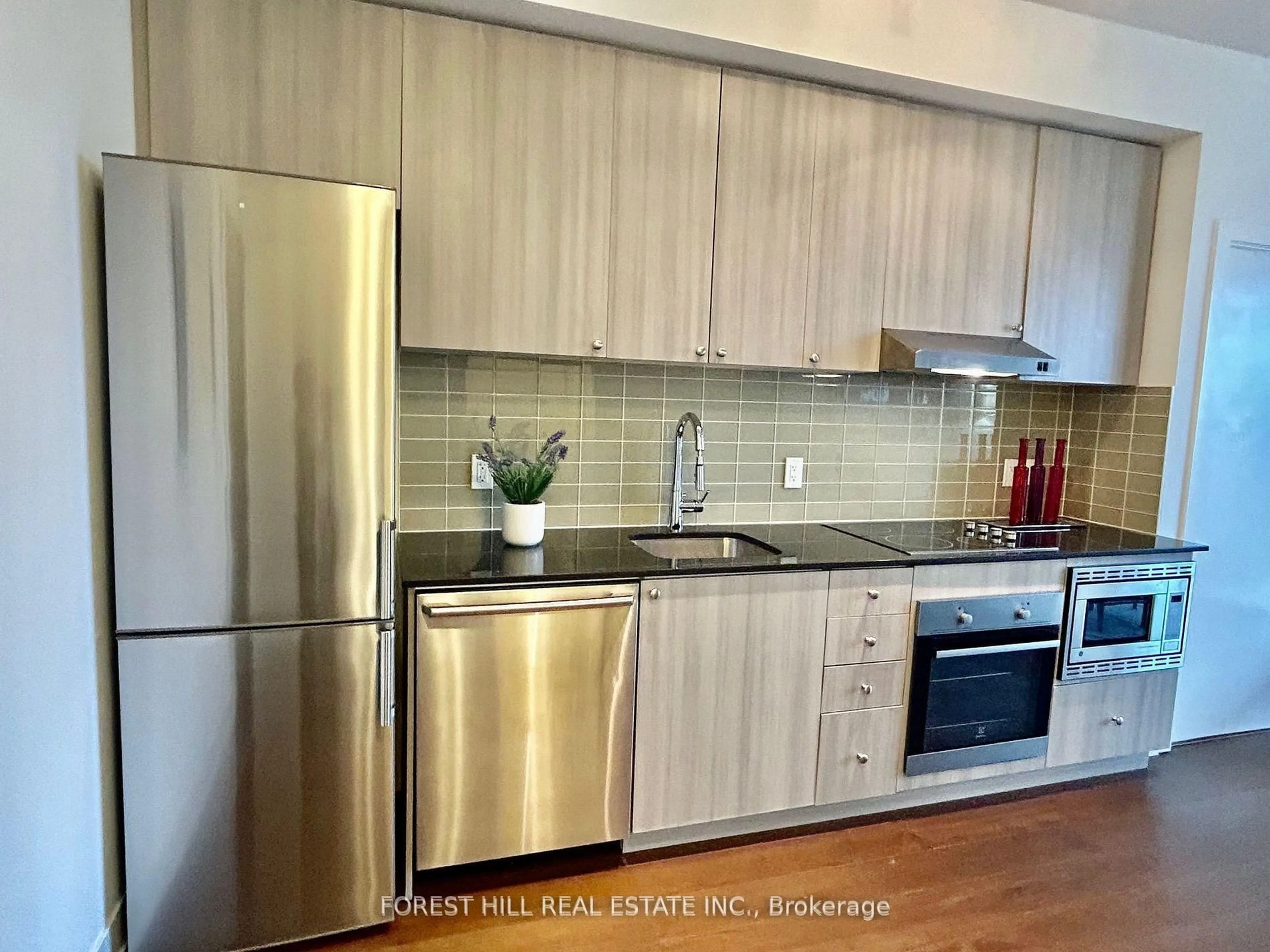 Standard kitchen, unknown for 7 Kenaston Garden #716, Toronto Ontario M2K 1G7