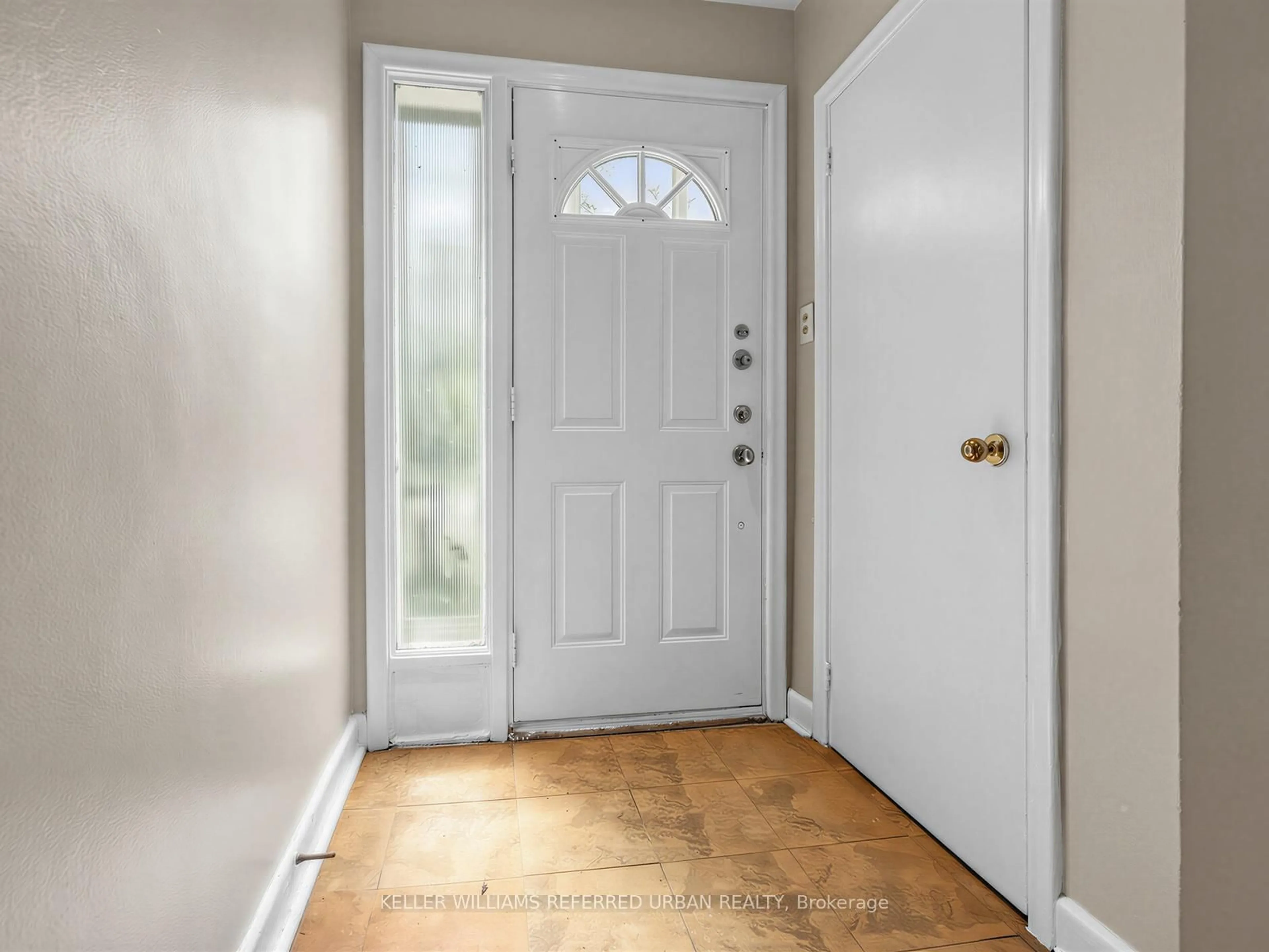 Indoor entryway for 23 Yeomans Rd, Toronto Ontario M3H 3J6