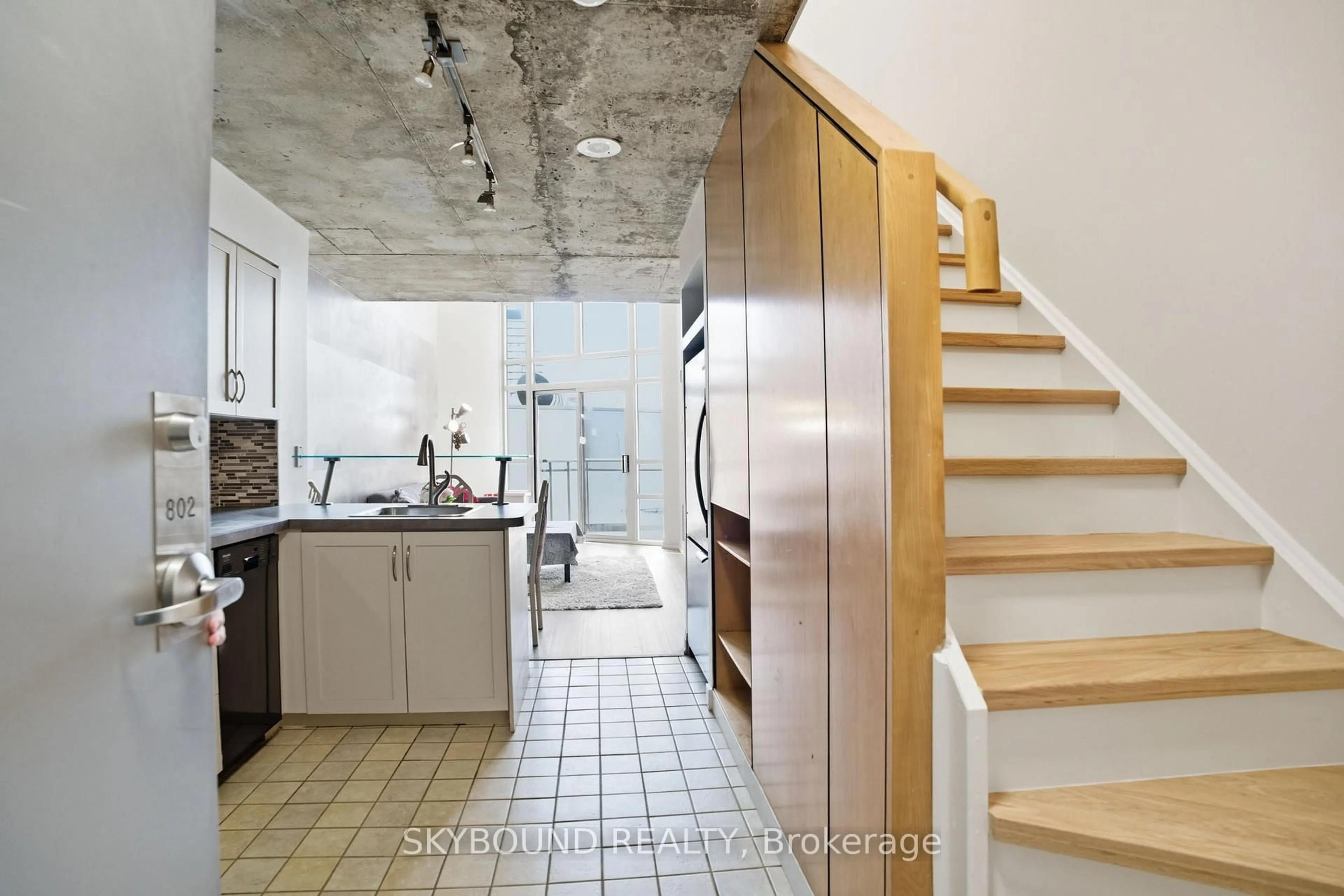 Unknown for 255 Richmond St #802, Toronto Ontario M5A 4T7