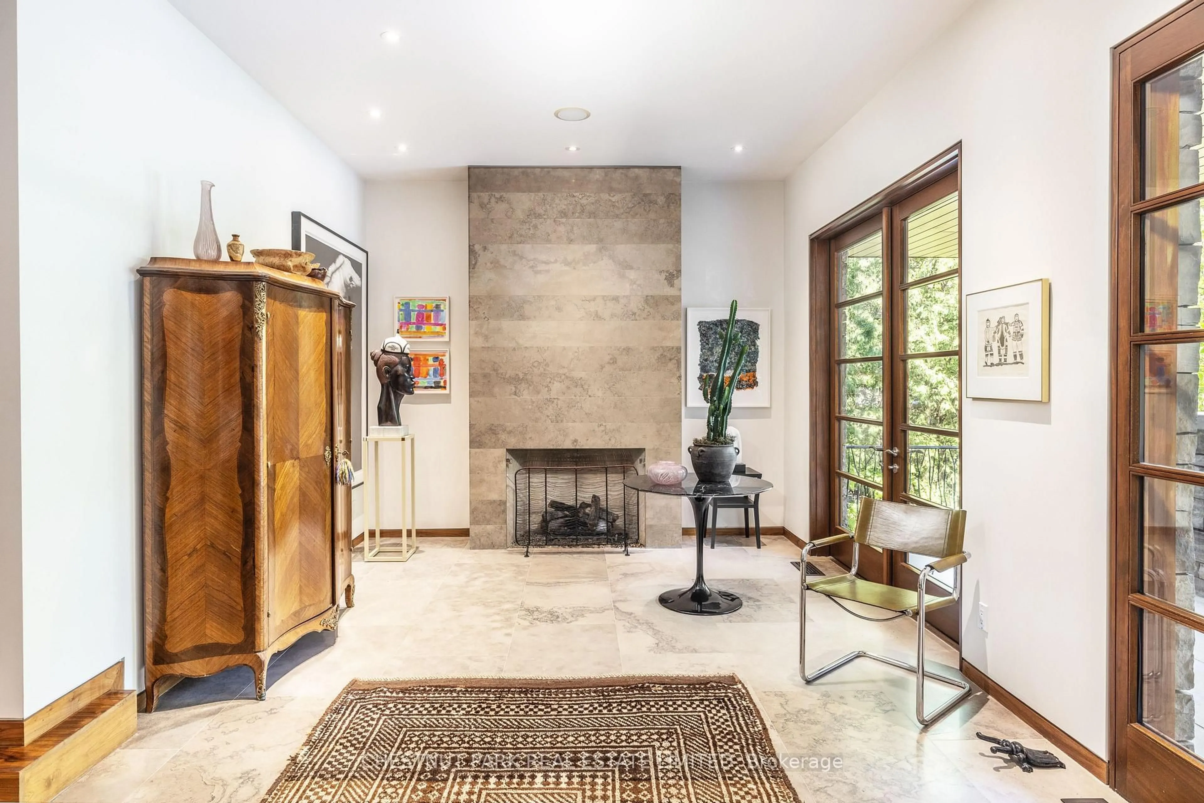 Indoor foyer for 177 Coldstream Ave, Toronto Ontario M5N 1X7