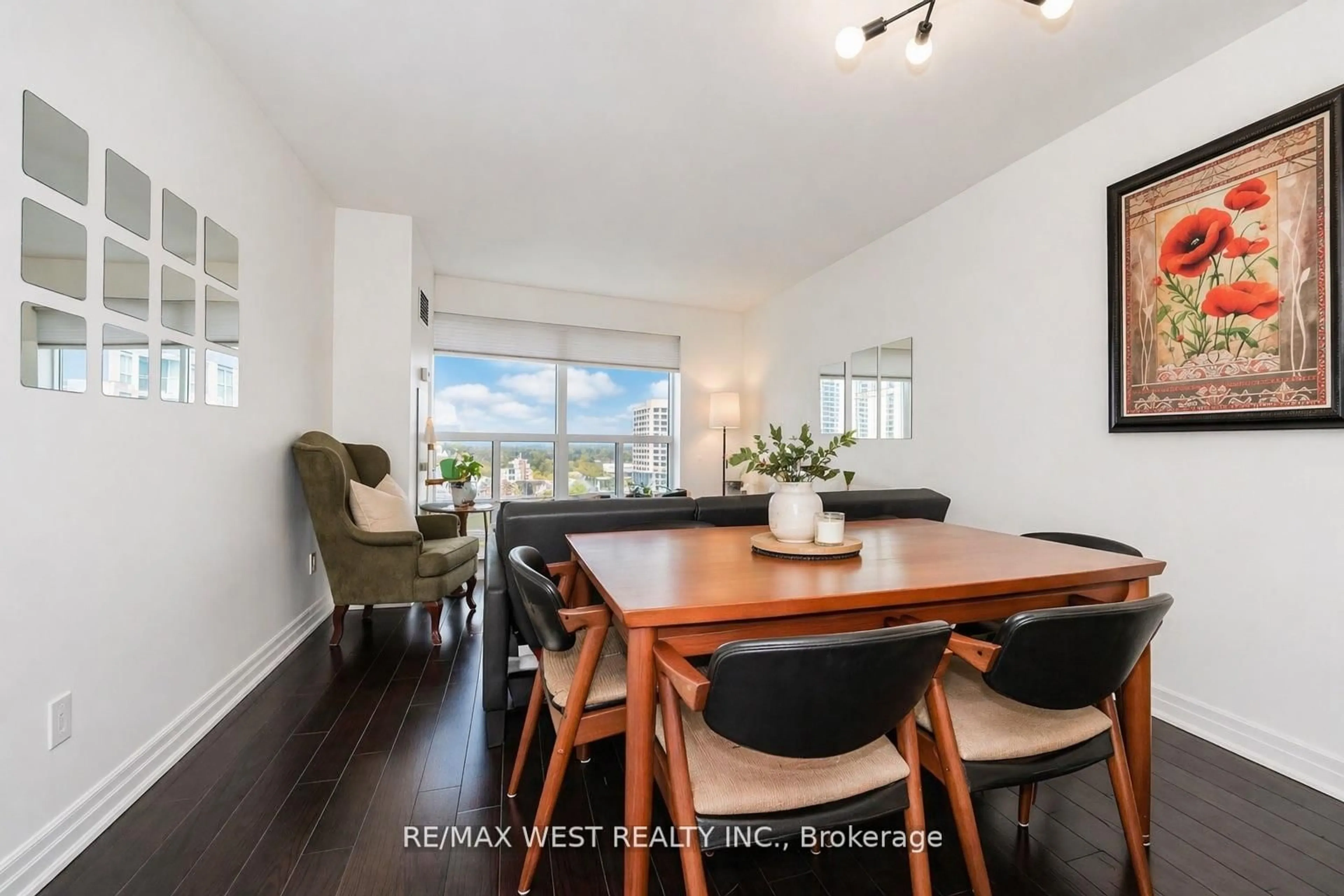 Dining room, wood/laminate floor for 188 Doris Ave #1717, Toronto Ontario M2N 6Z5