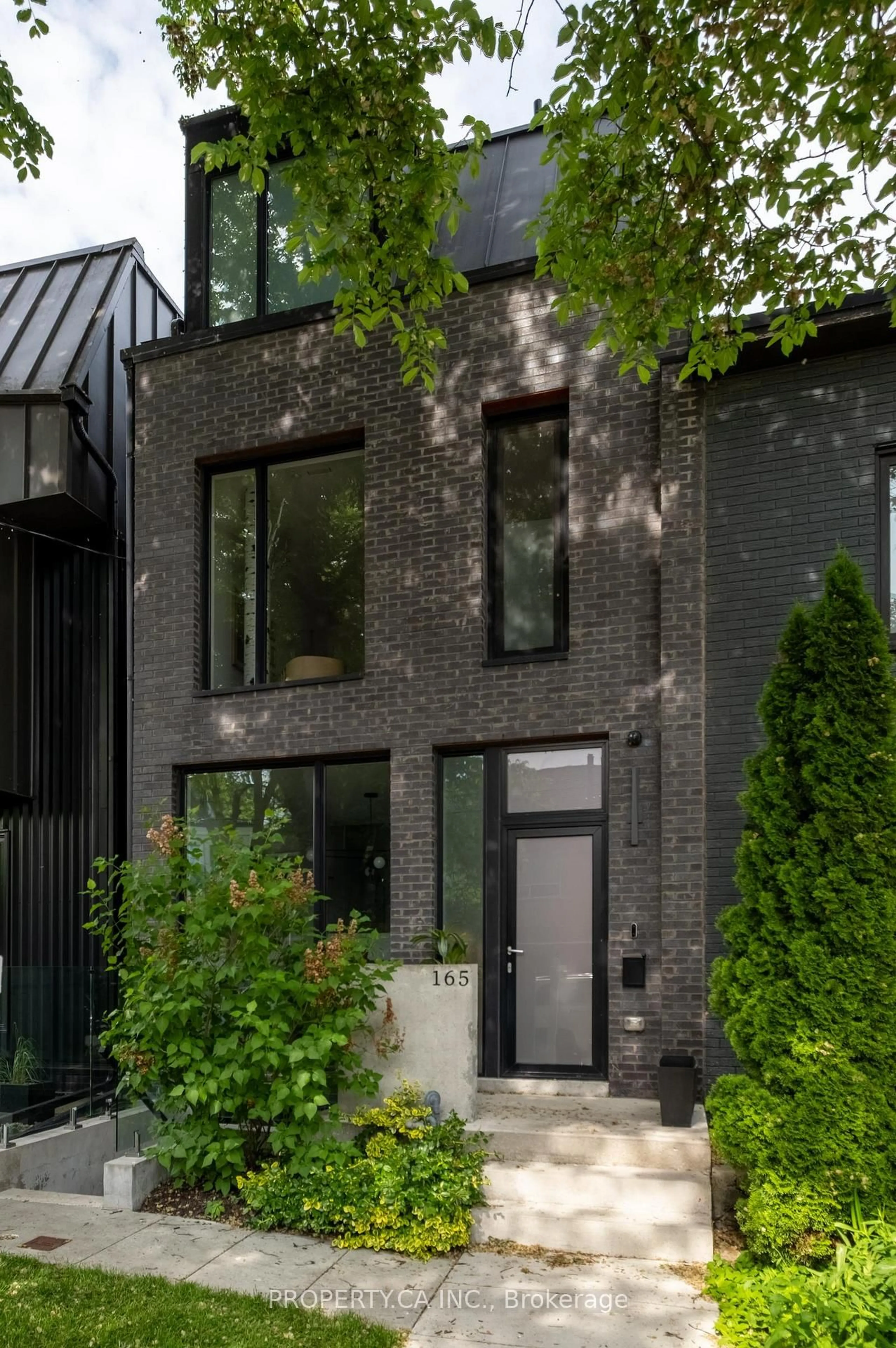 Home with brick exterior material, street for 165 Lisgar St, Toronto Ontario M6J 3G4
