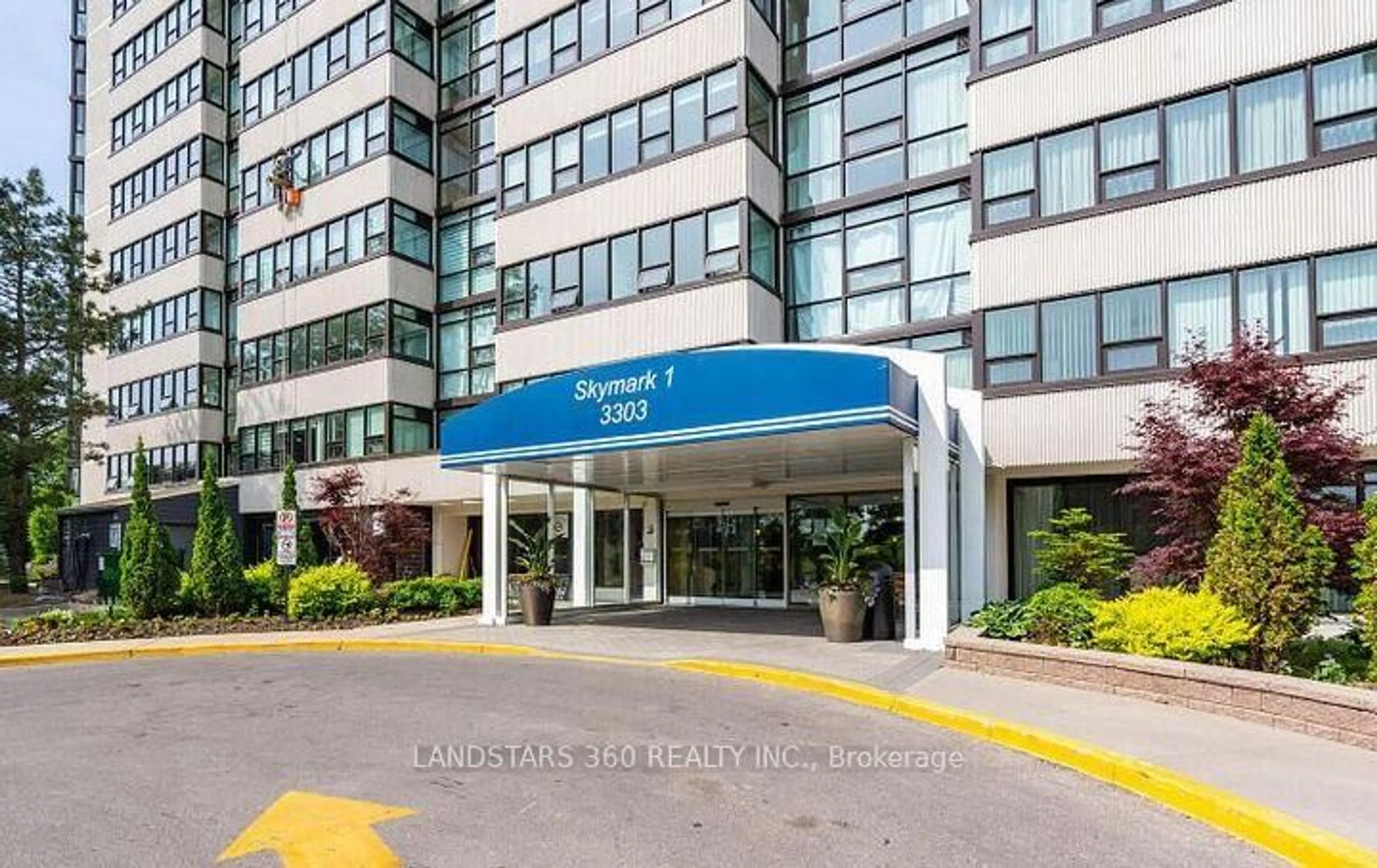 Indoor foyer for 3303 Don Mills Rd #901, Toronto Ontario M2J 4T6