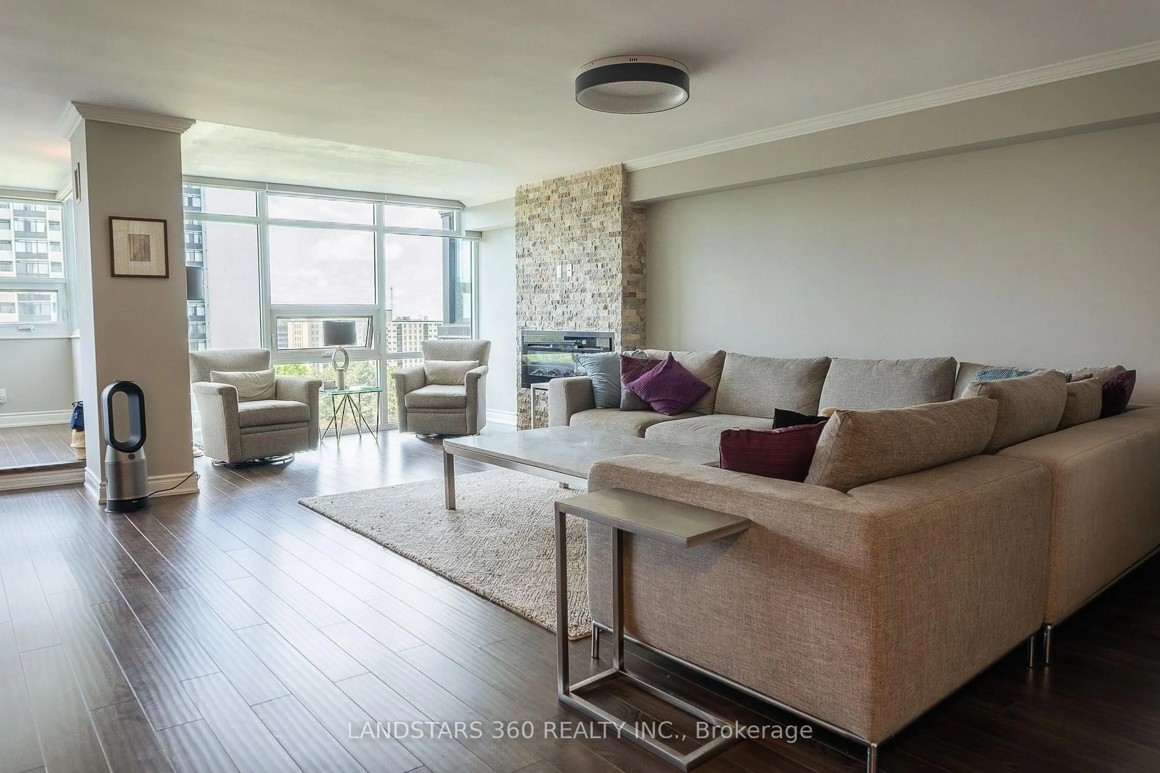Living room with furniture, unknown for 3303 Don Mills Rd #901, Toronto Ontario M2J 4T6