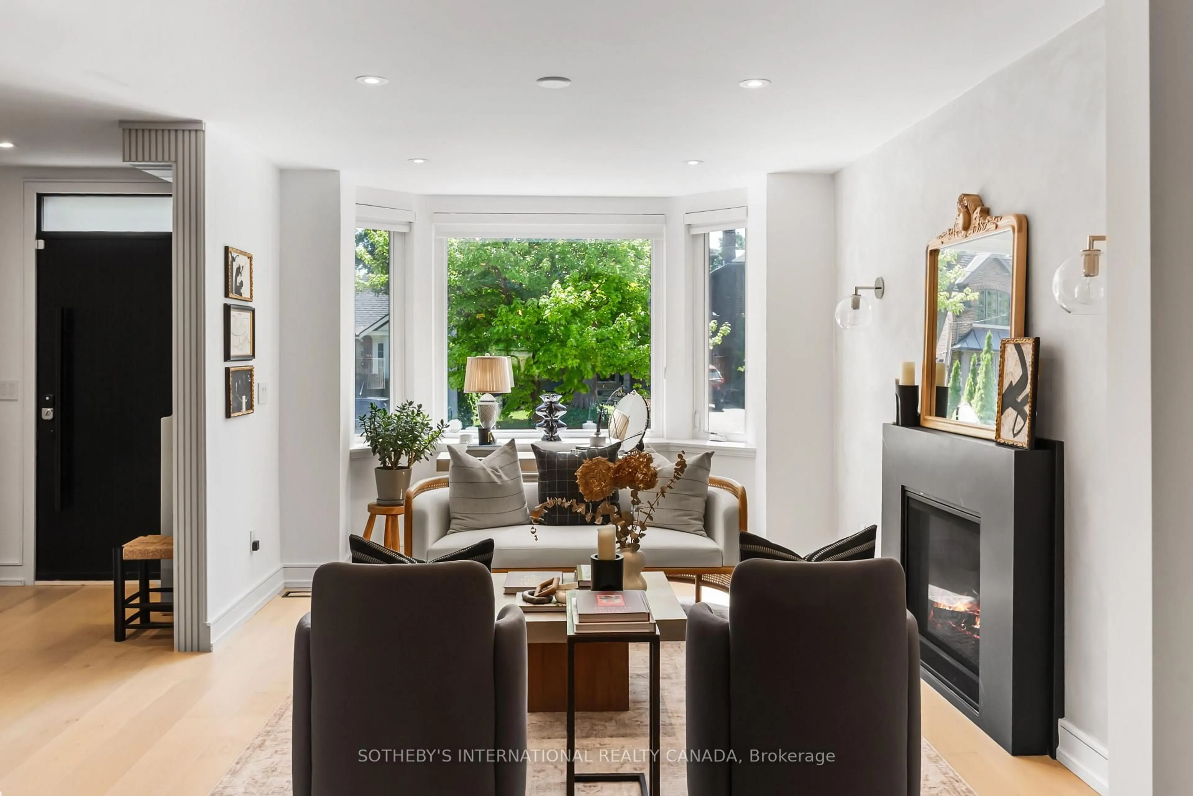 Living room with furniture, unknown for 138 Airdrie Rd, Toronto Ontario M4G 1M5