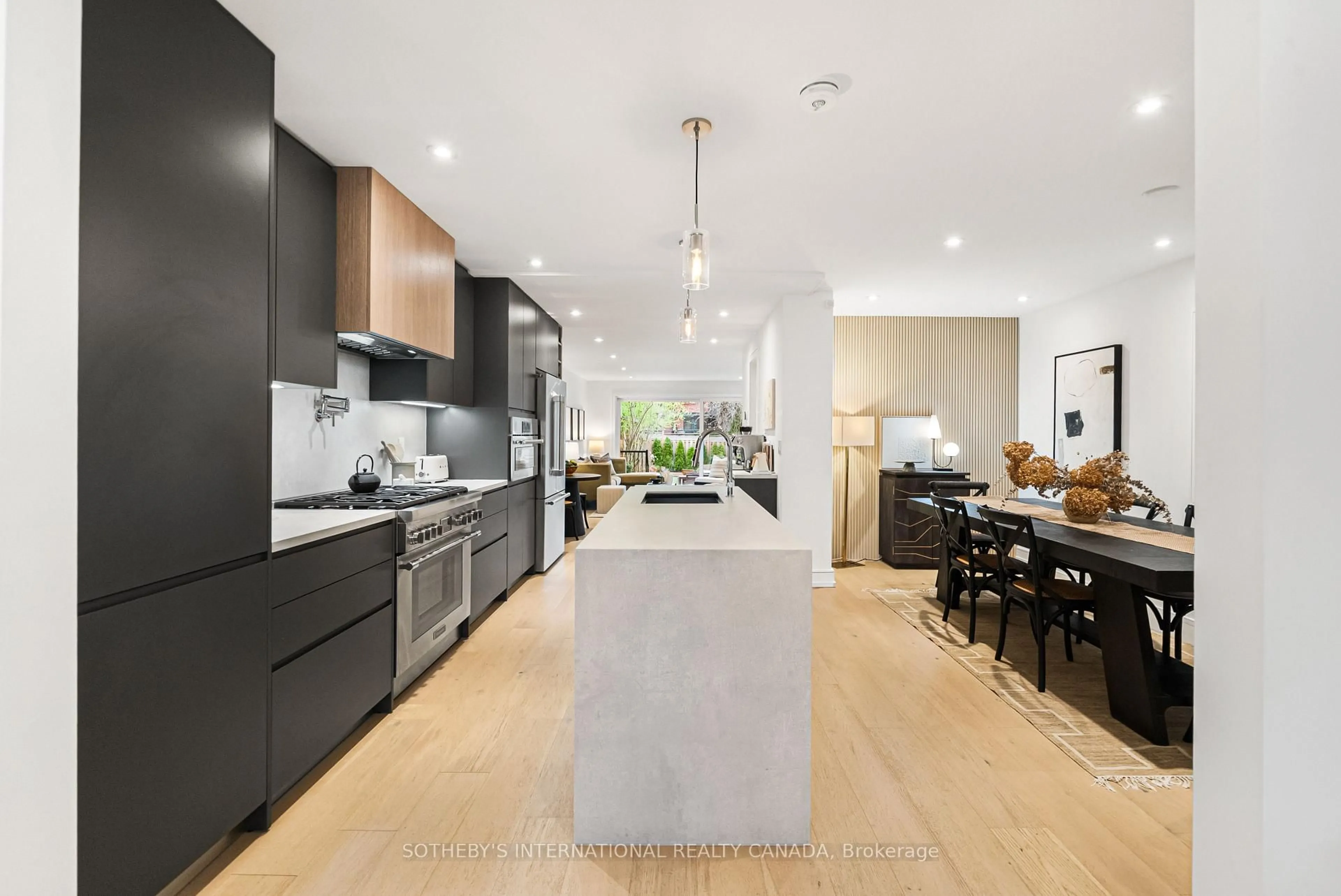 Open concept kitchen, unknown for 138 Airdrie Rd, Toronto Ontario M4G 1M5