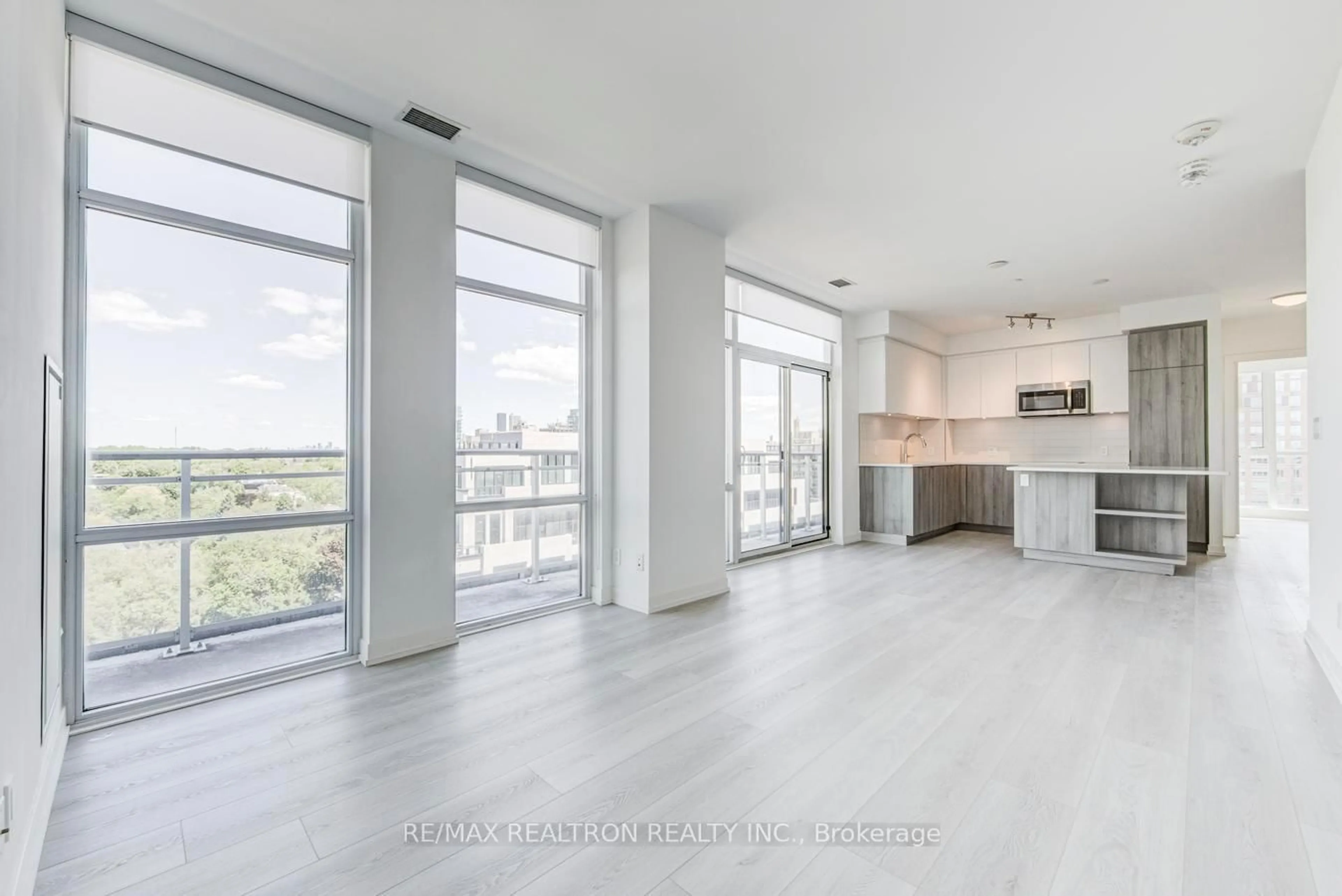 Unknown for 223 St Clair Ave #1106, Toronto Ontario M4V 0A5