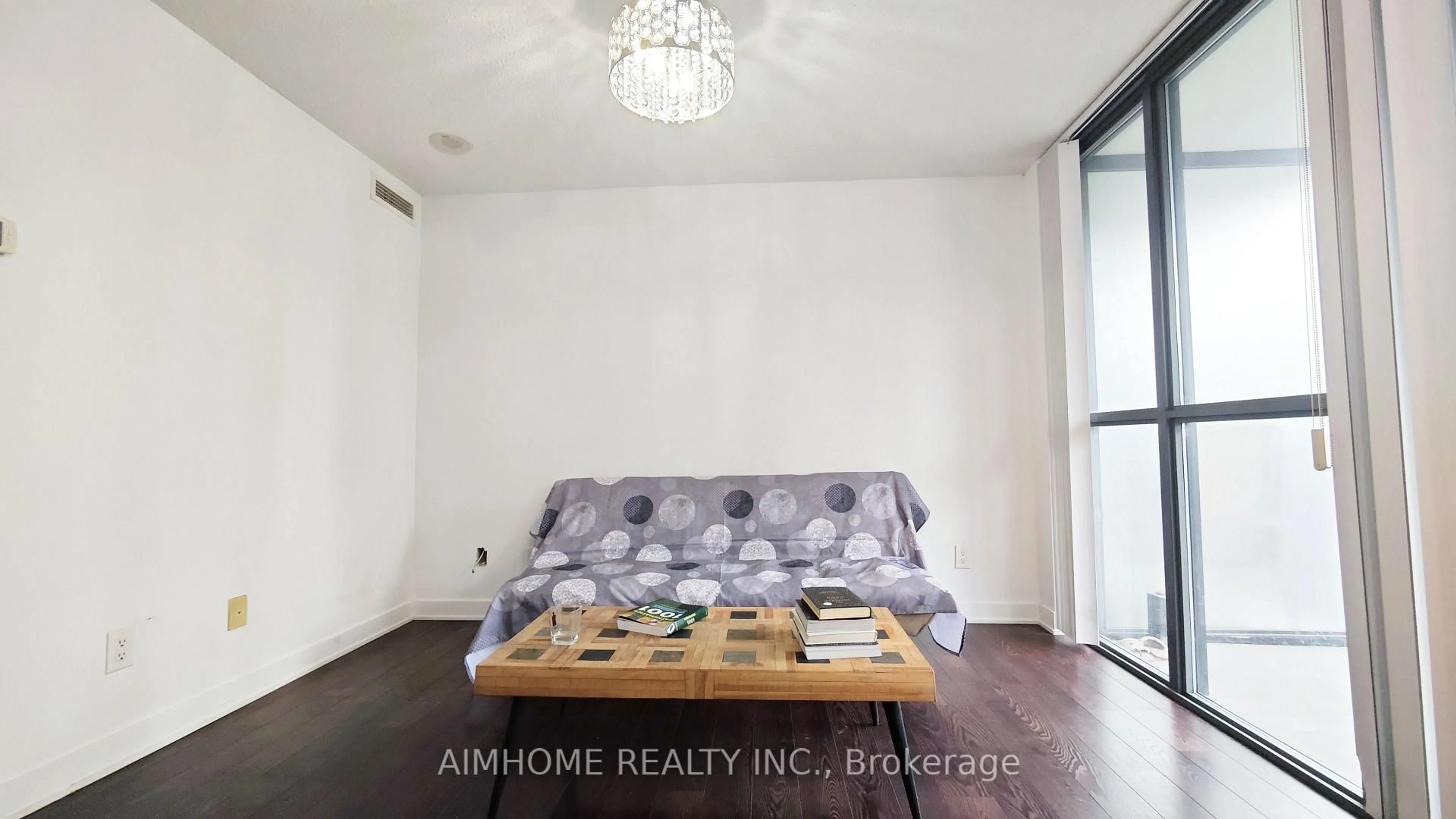 A pic of a room for 110 Charles St #1510, Toronto Ontario M4Y 1T5