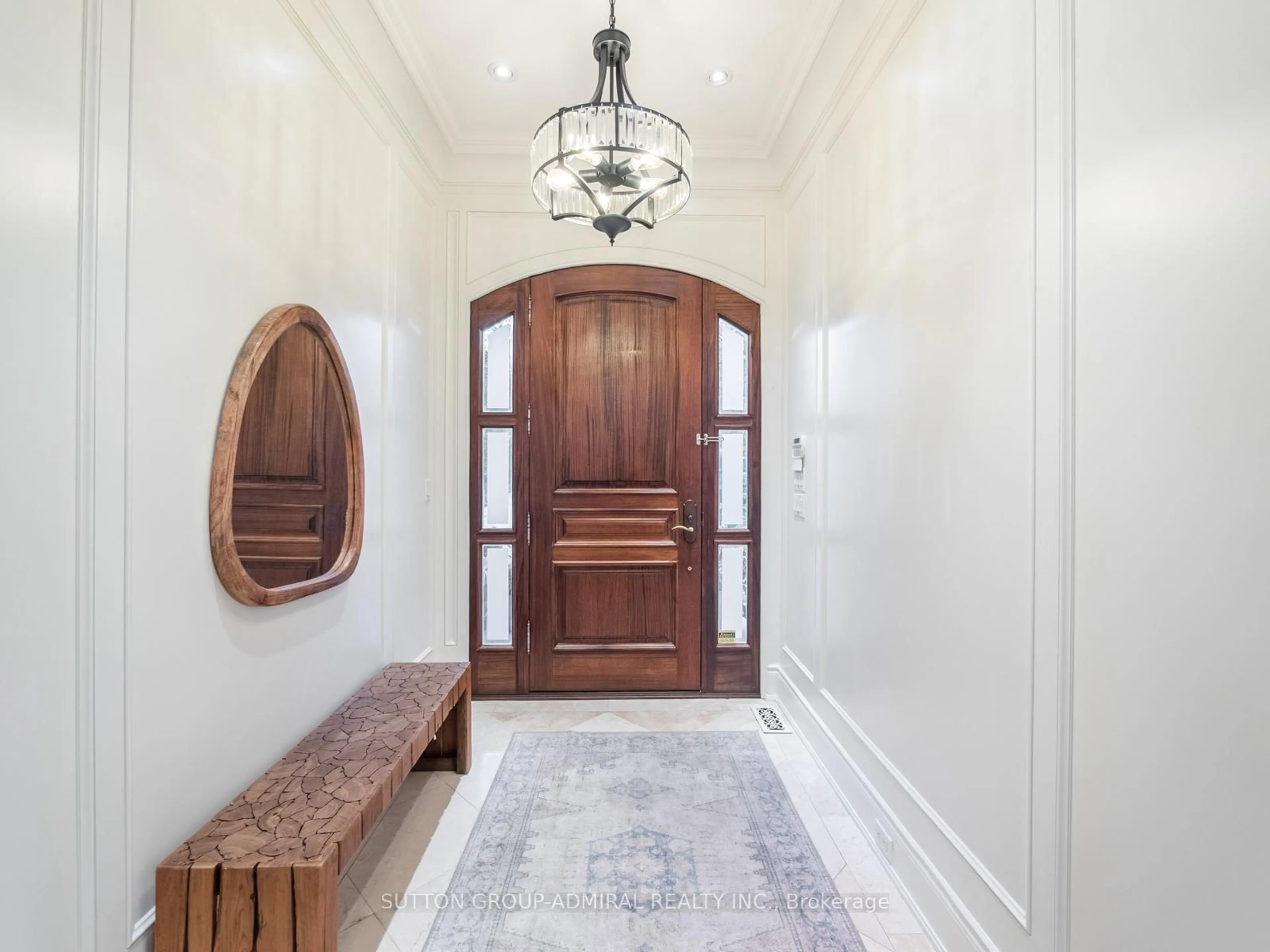 Indoor entryway for 35 Wentworth Ave, Toronto Ontario M2N 1T5