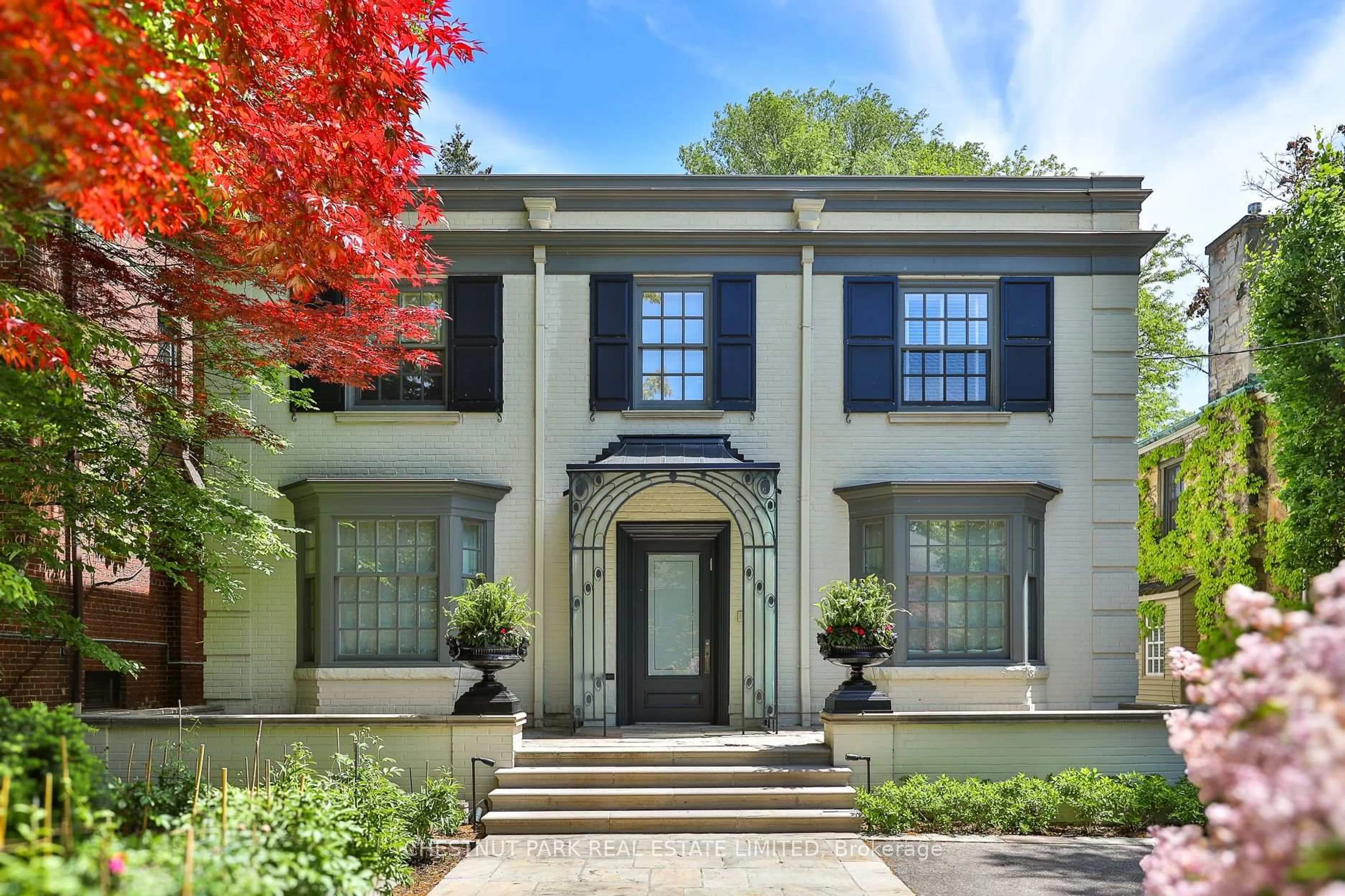 Home with brick exterior material, street for 15 Alexandra Wood, Toronto Ontario M5N 2S2