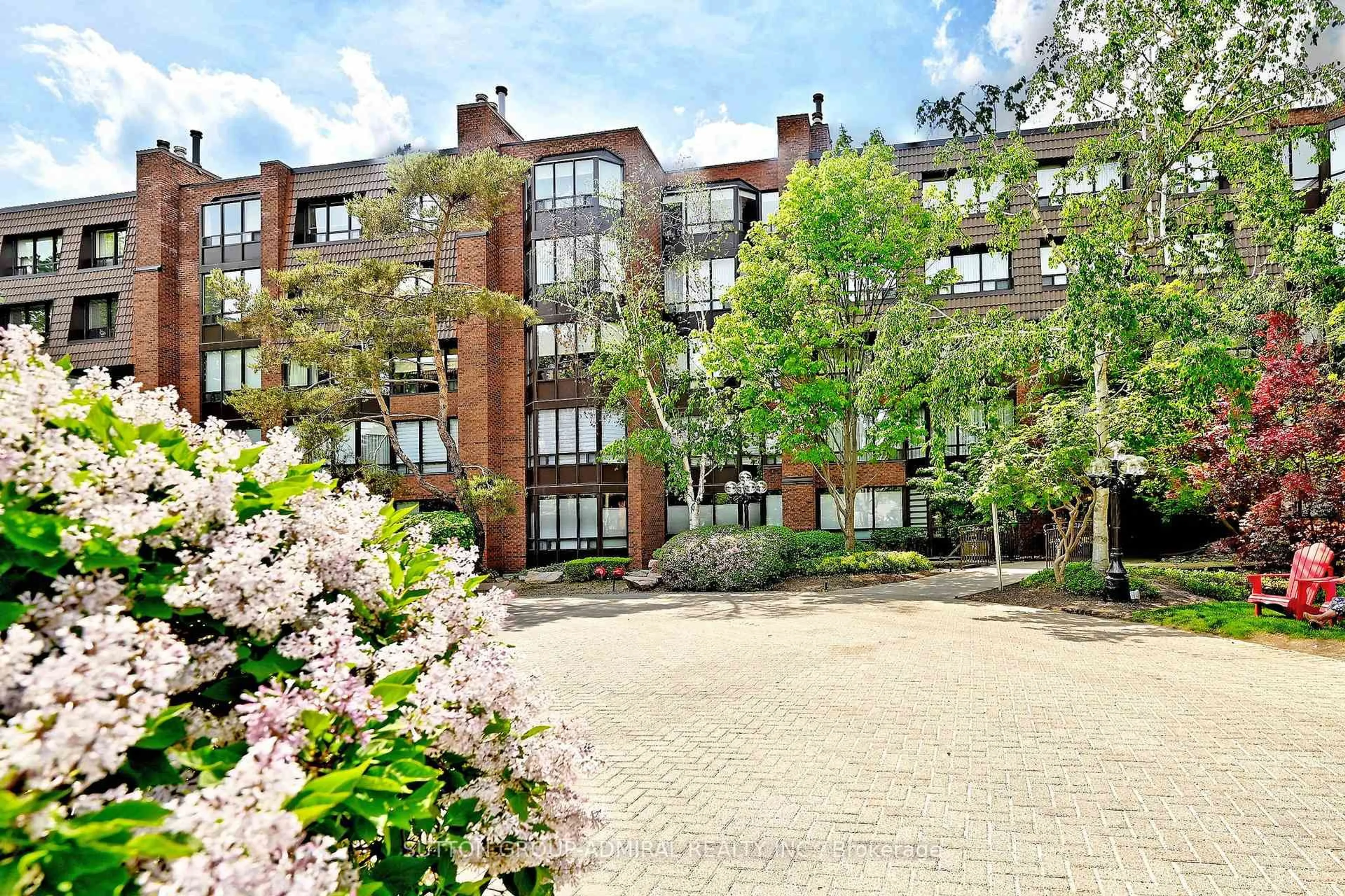 Patio, building for 255 The Donway West #321, Toronto Ontario M3B 3M3