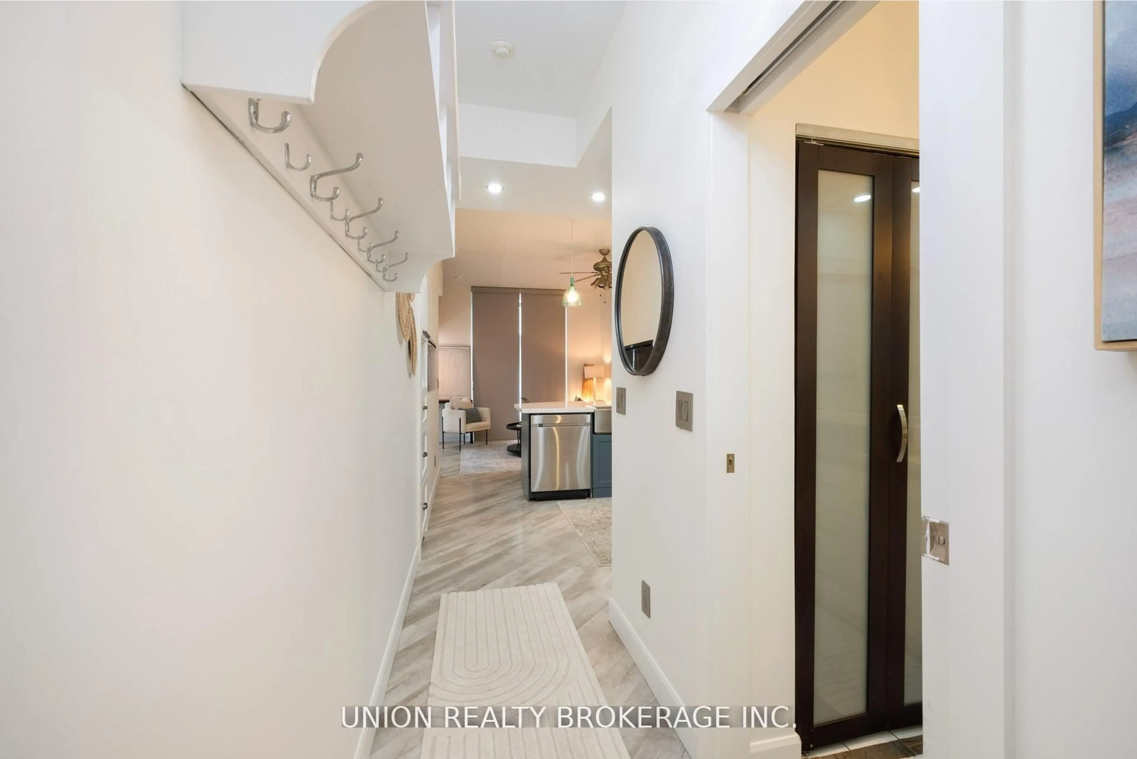 Indoor entryway for 18 Yonge St #606, Toronto Ontario M5E 1Z8