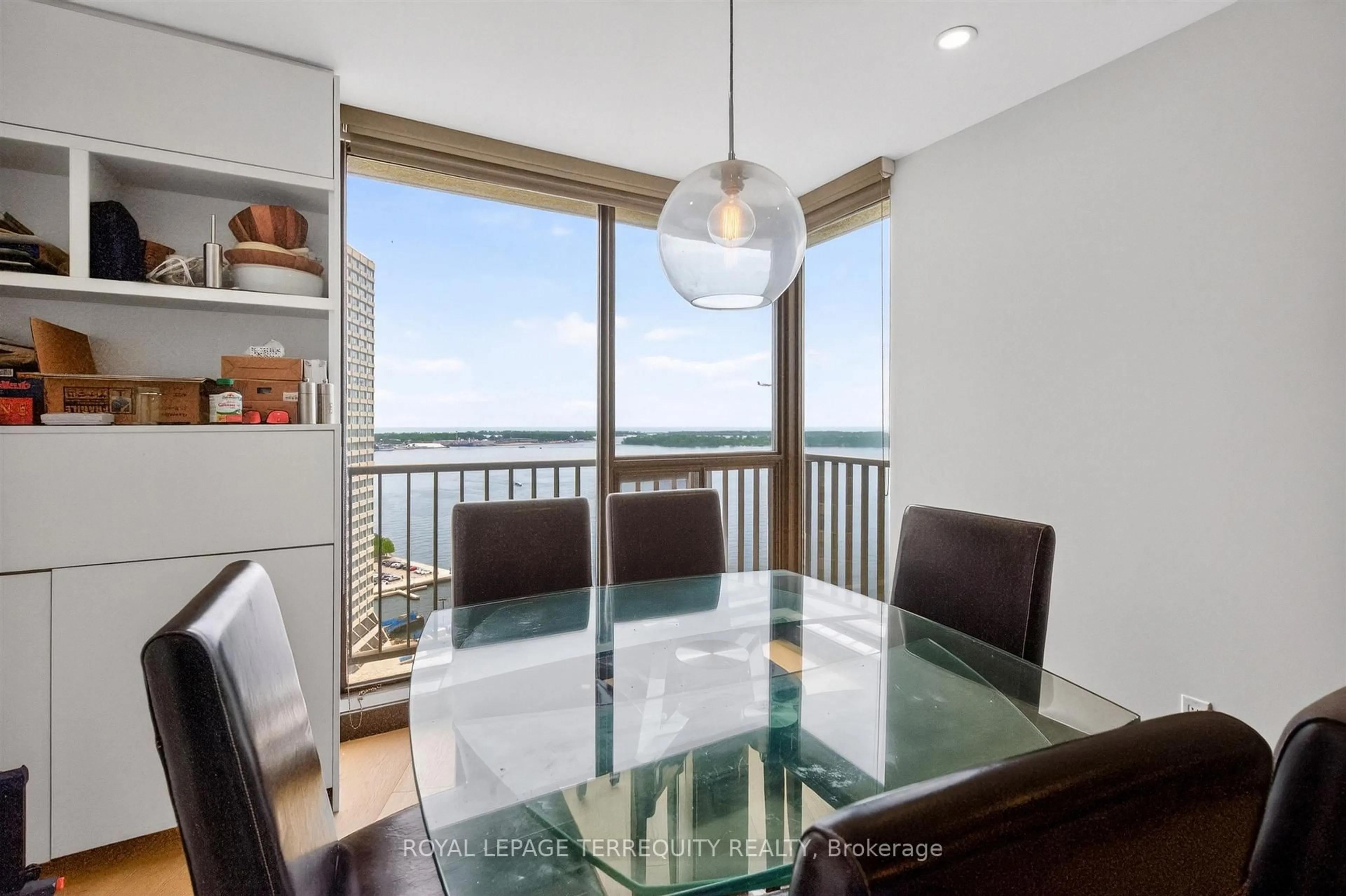 Dining room, wood/laminate floor for 33 Harbour Sq #2432, Toronto Ontario M5J 2G2