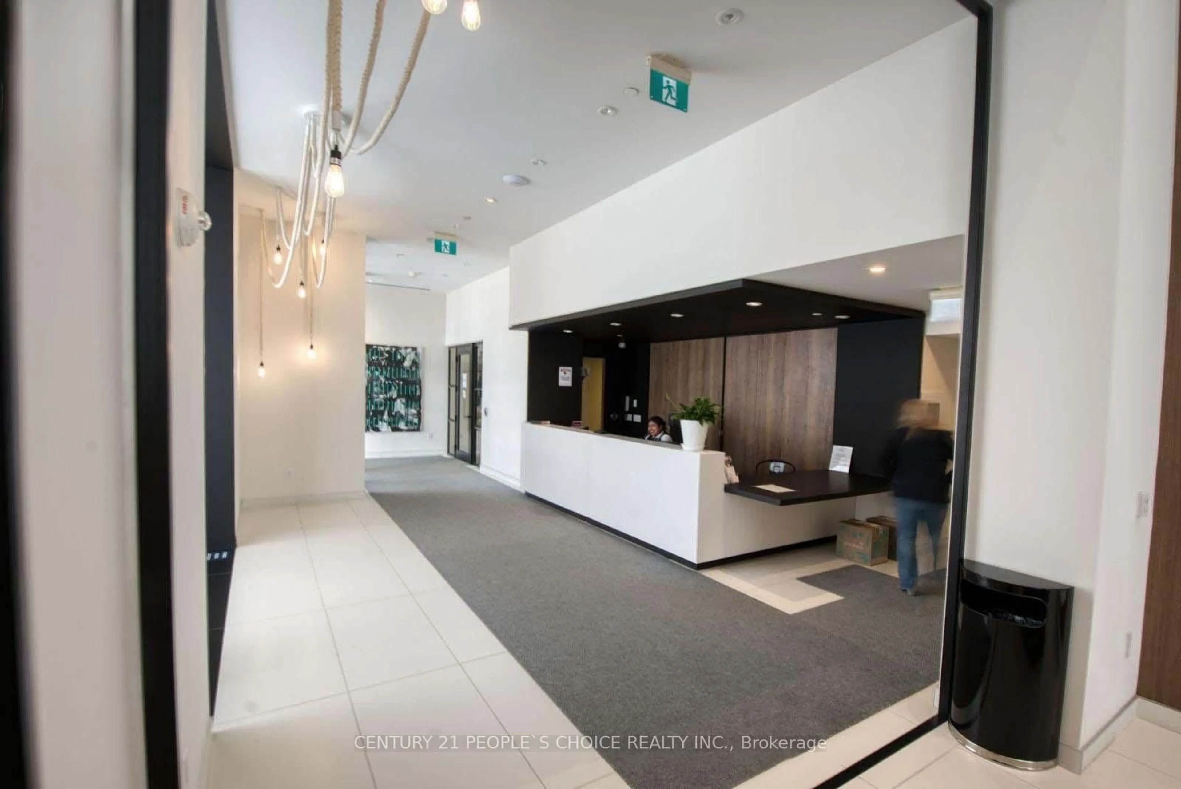 Indoor foyer for 20 Richardson St #3406, Toronto Ontario M5A 4J9