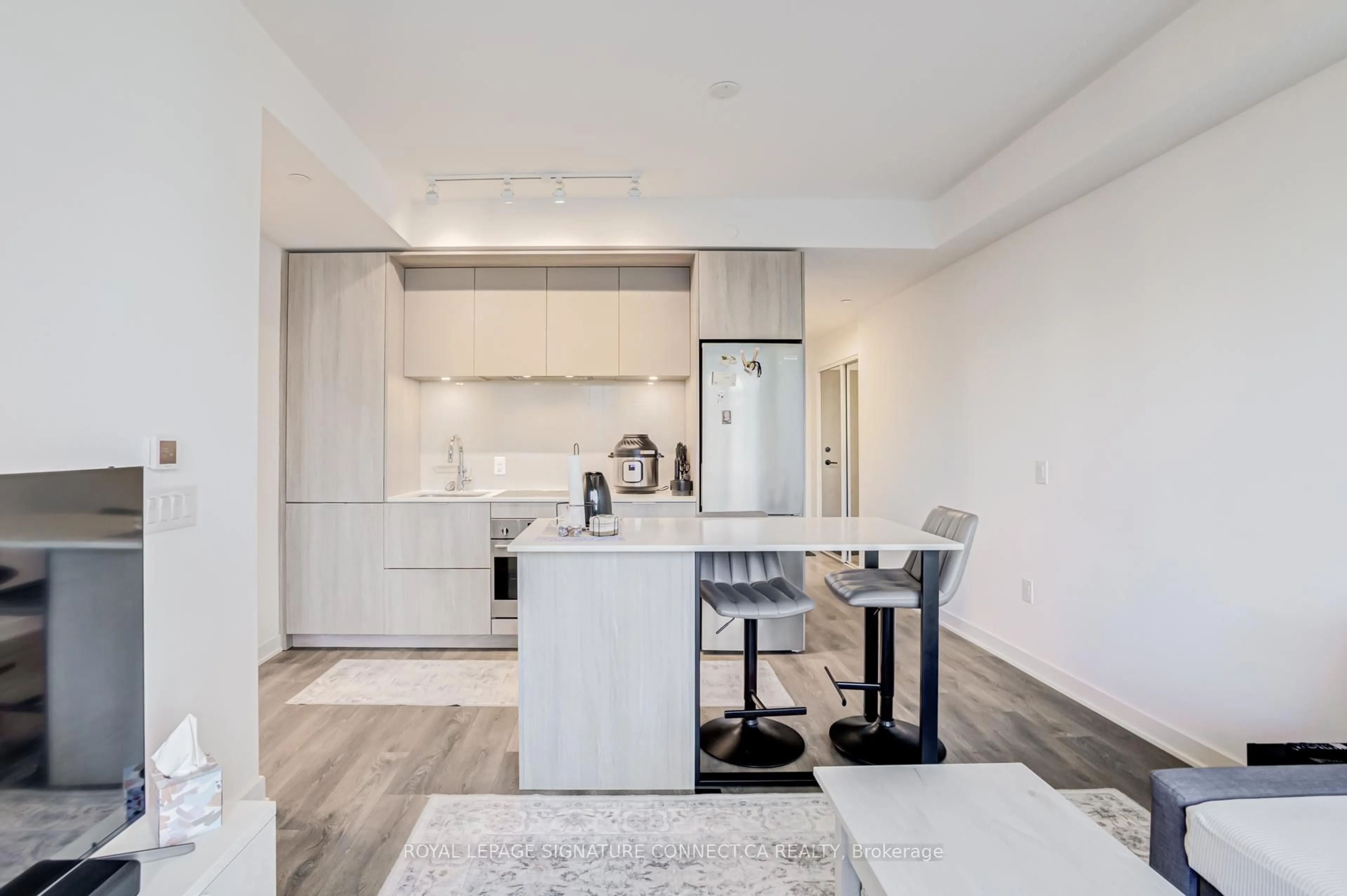 Open concept kitchen, unknown for 130 River St #1307, Toronto Ontario M5A 0R8