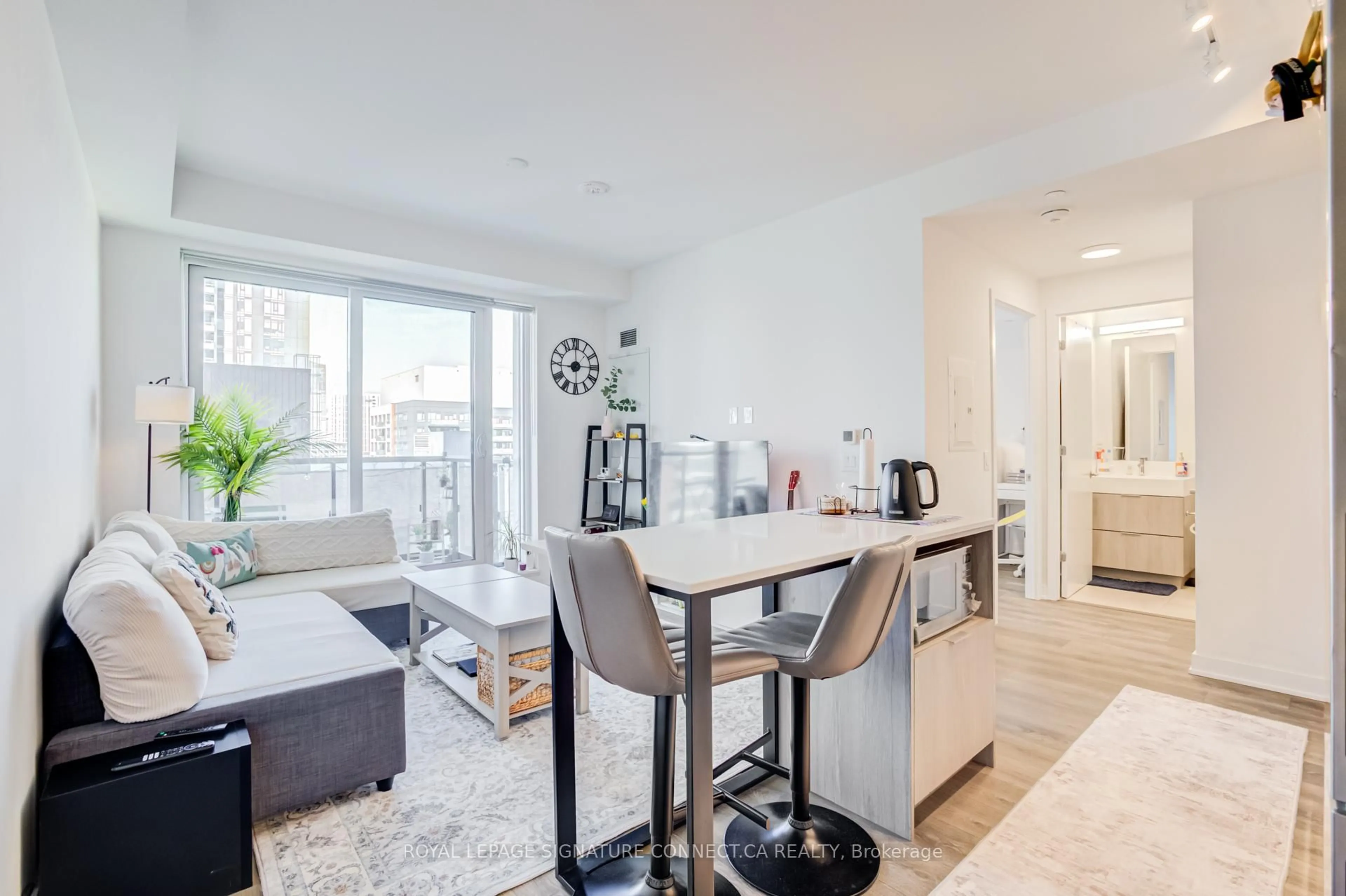 Open concept kitchen, unknown for 130 River St #1307, Toronto Ontario M5A 0R8