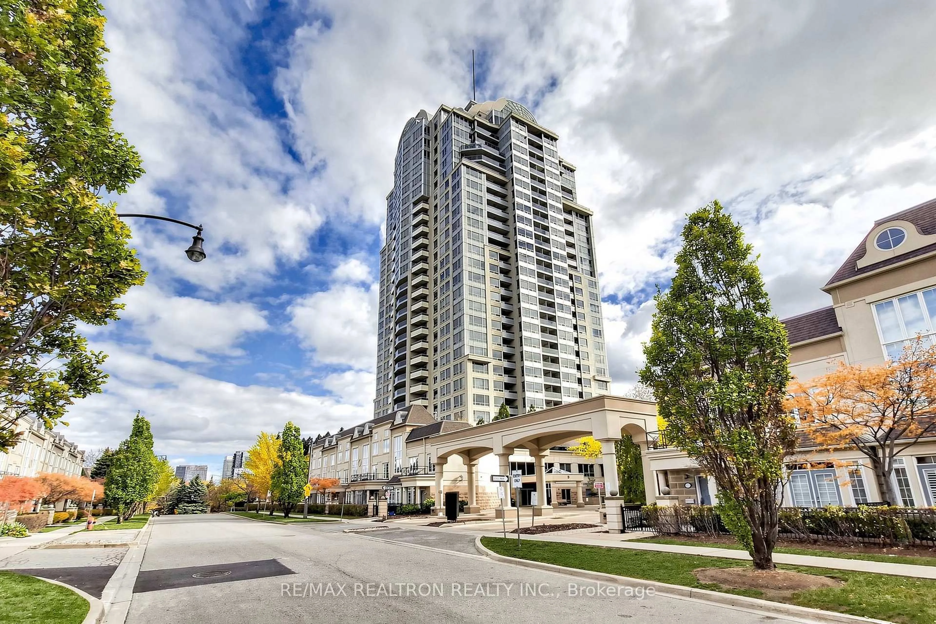 Unknown for 3 Rean Dr #Th16, Toronto Ontario M2K 3C2