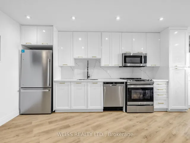 150 Neptune Dr #1405, Toronto 5