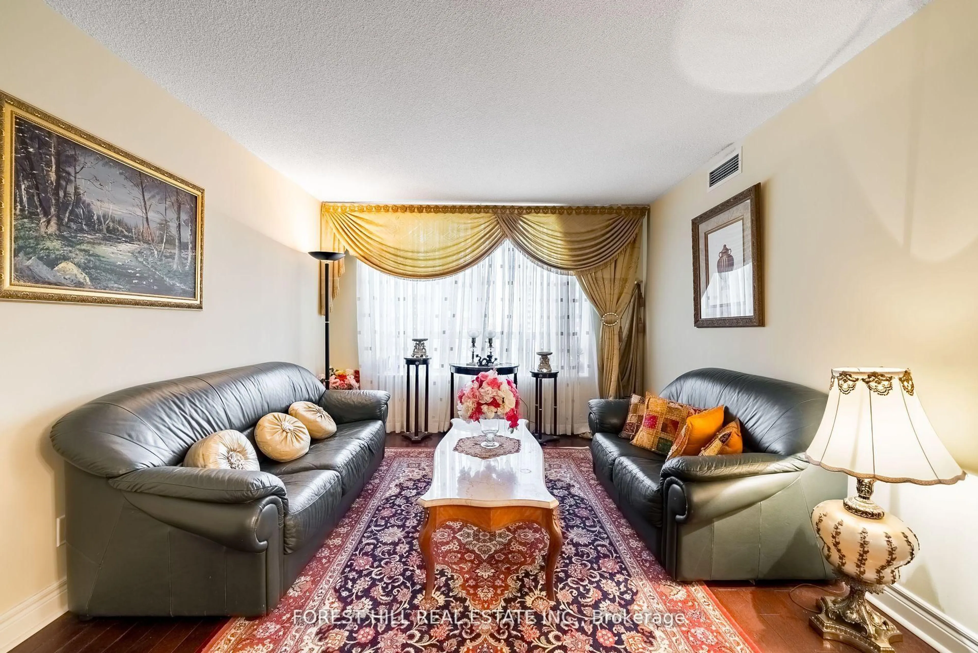 Living room with furniture, carpet floor for 5418 Yonge St #902, Toronto Ontario M2N 6X4