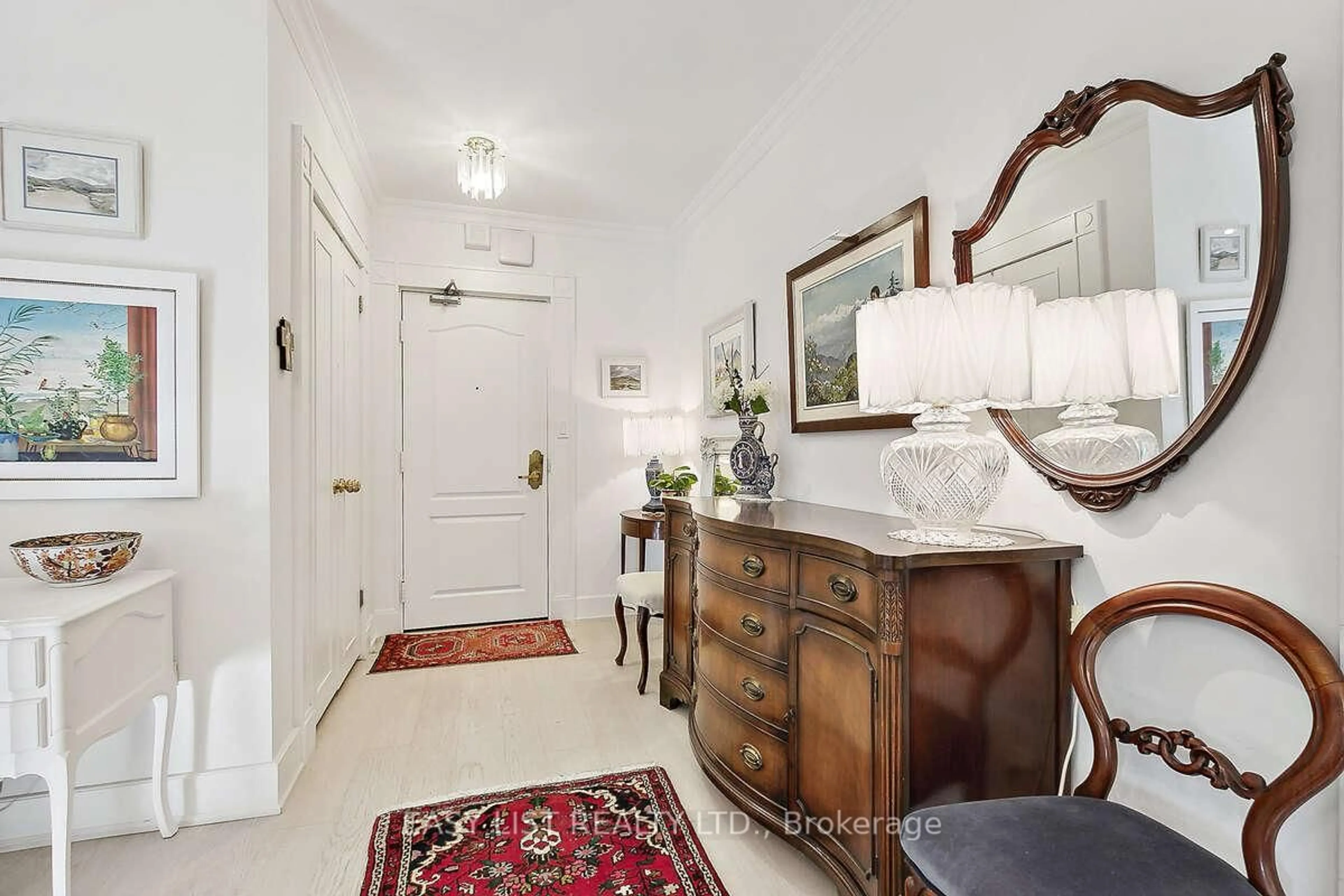 Indoor entryway for 21 Dale Ave, Toronto Ontario M4W 1K3
