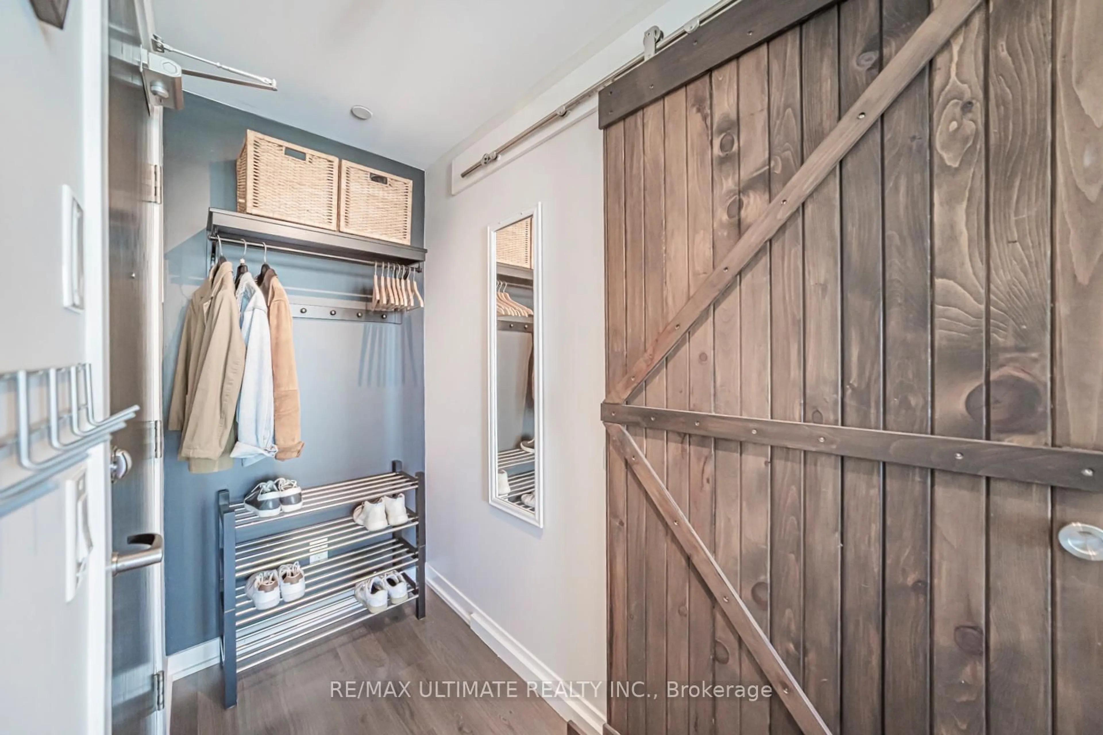 Laundry room for 225 Sackville St #901, Toronto Ontario M5A 0B9