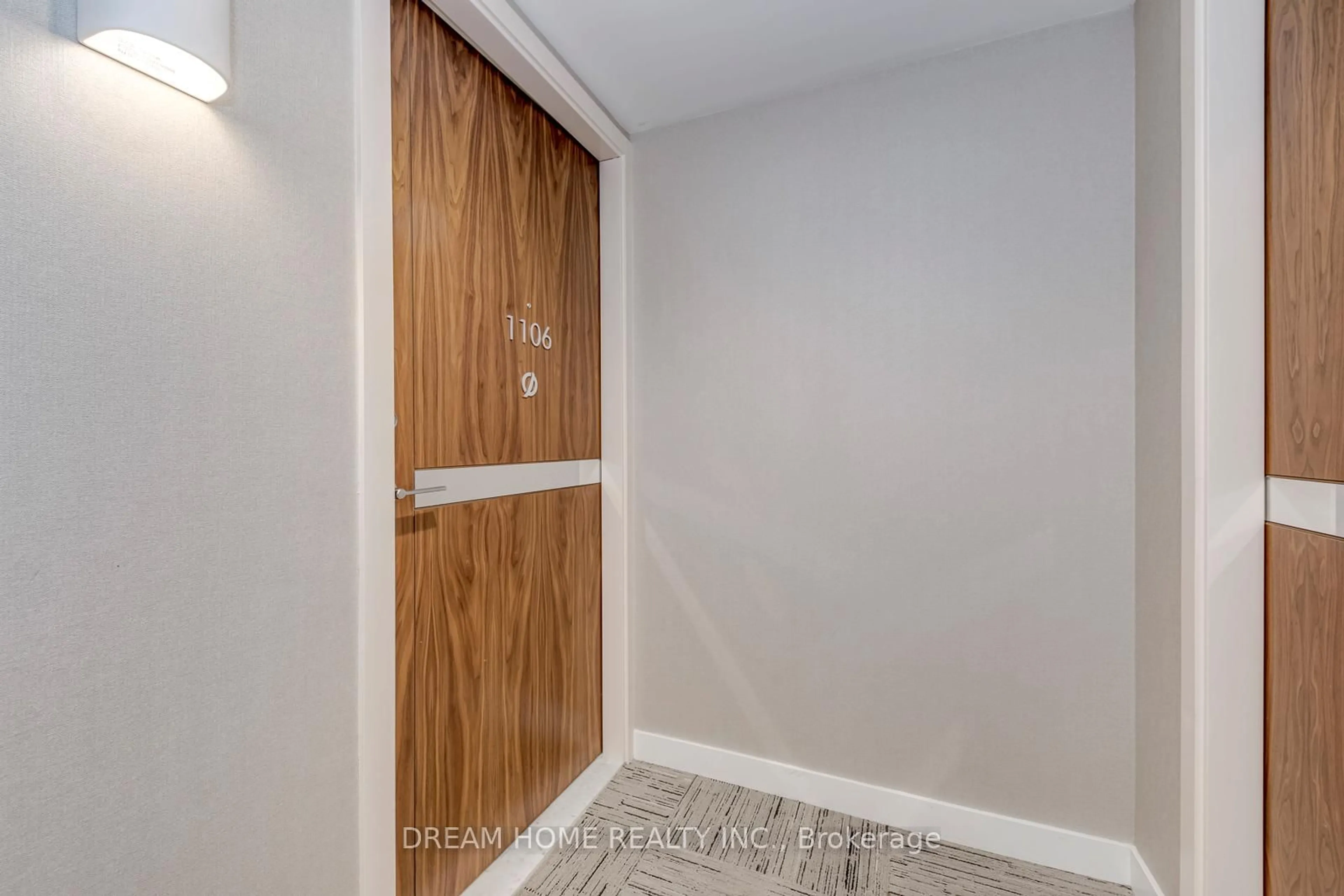 Indoor entryway for 27 McMahon Dr #1106, Toronto Ontario M2K 0J2