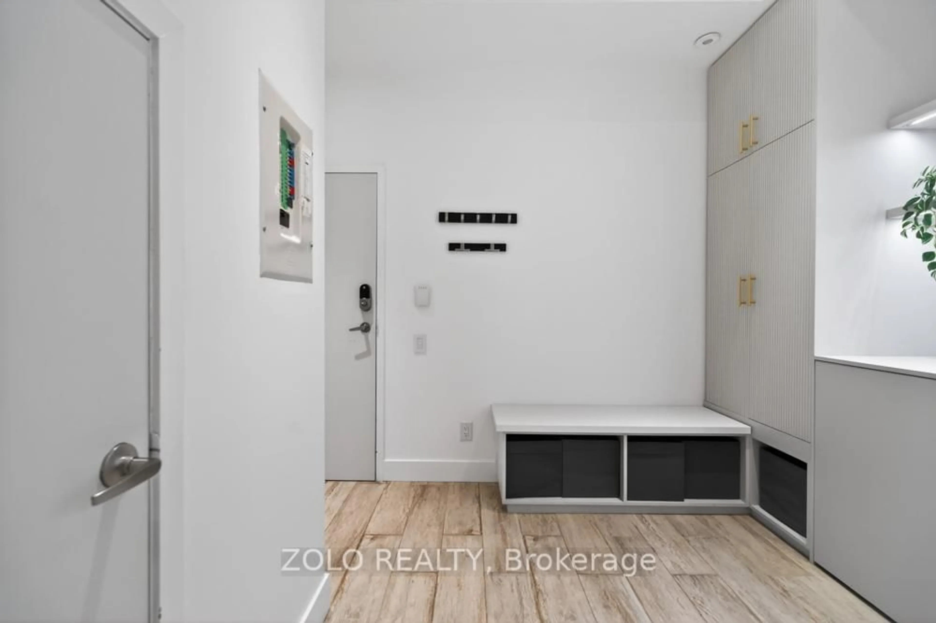 Indoor entryway for 39 Old Brewery Lane #3, Toronto Ontario M5A 3P2