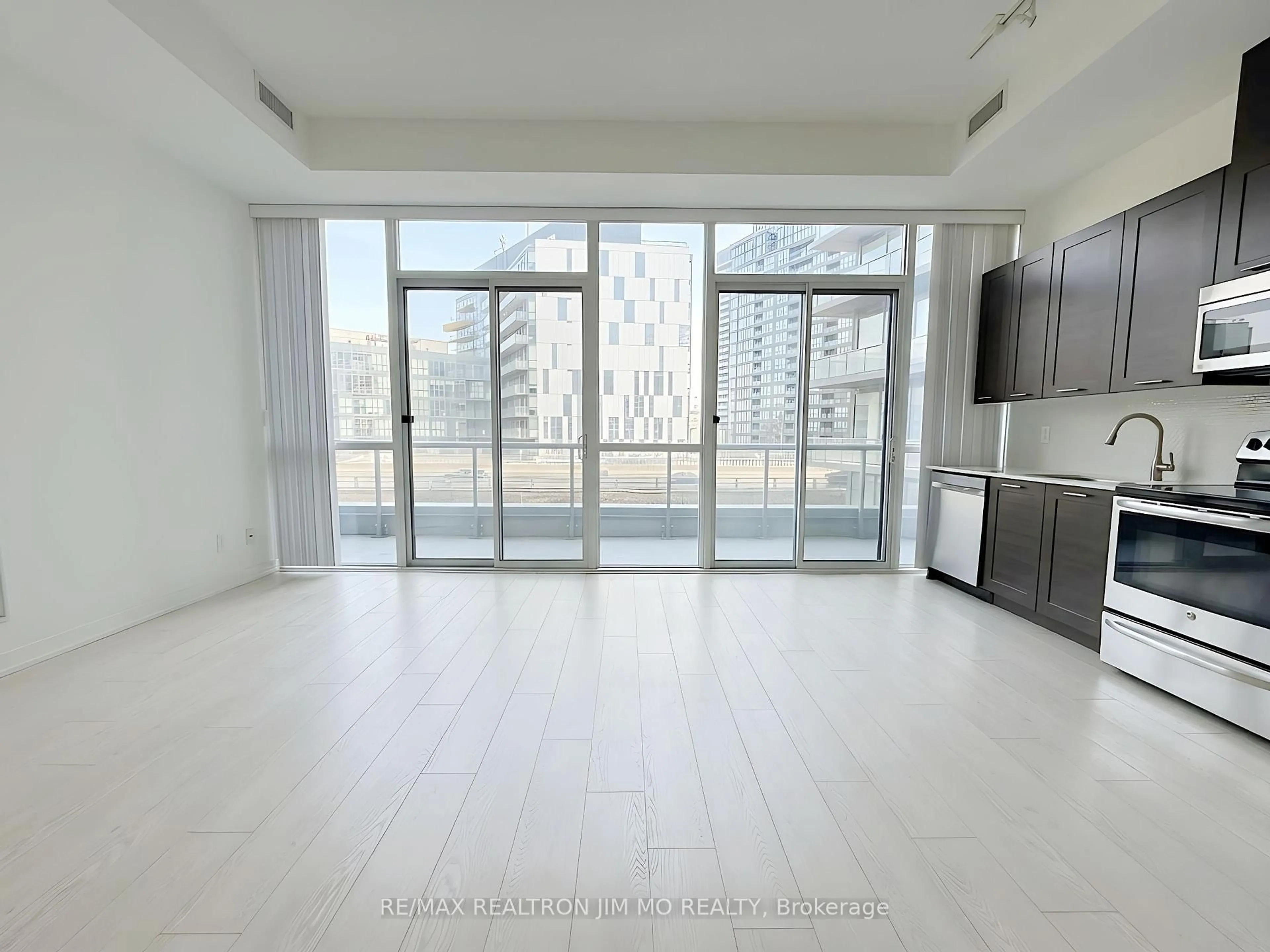 A pic of a room for 20 Bruyeres Mews #727, Toronto Ontario M5V 0G8