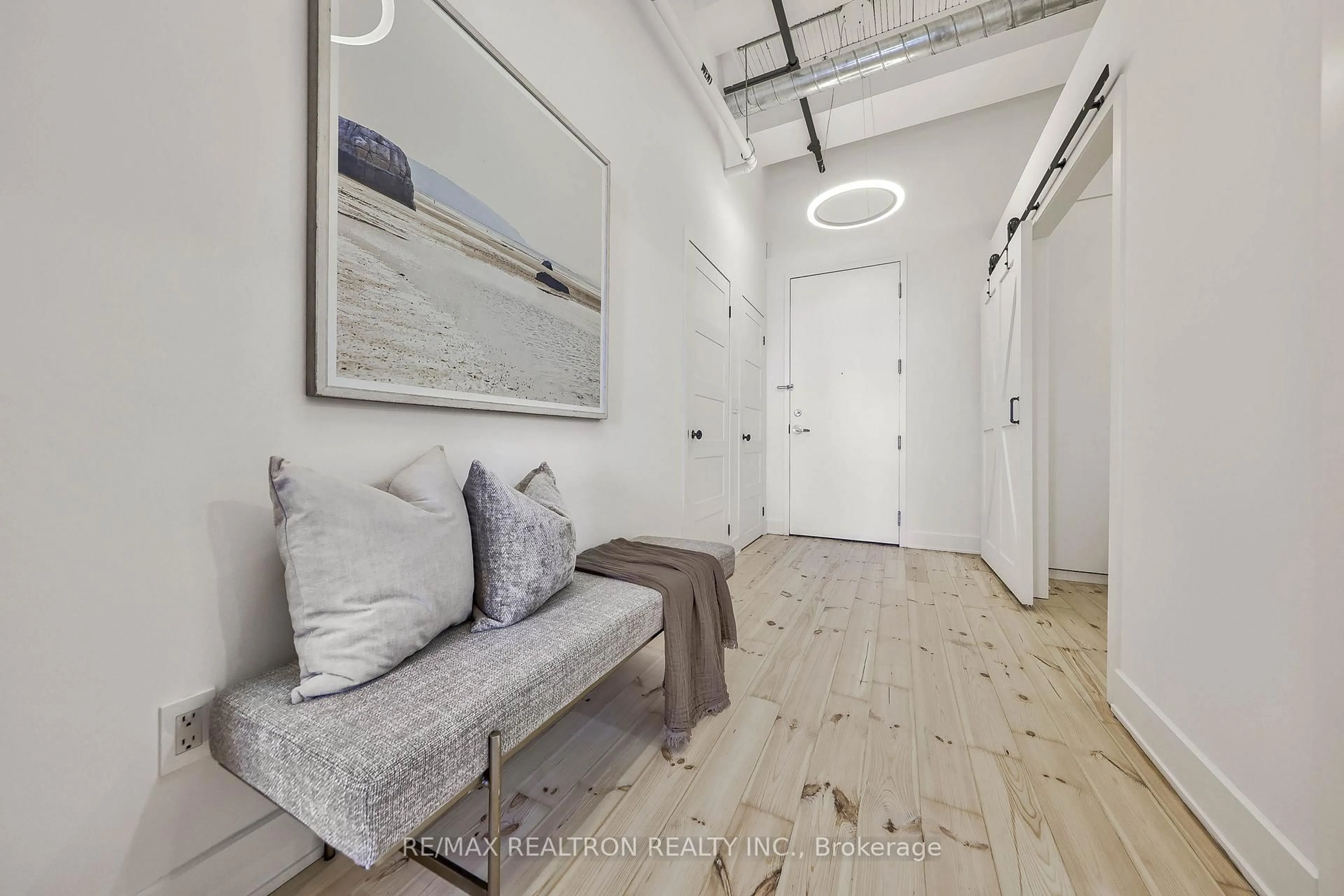 Indoor entryway for 183 Dovercourt Rd #514, Toronto Ontario M6J 3C1