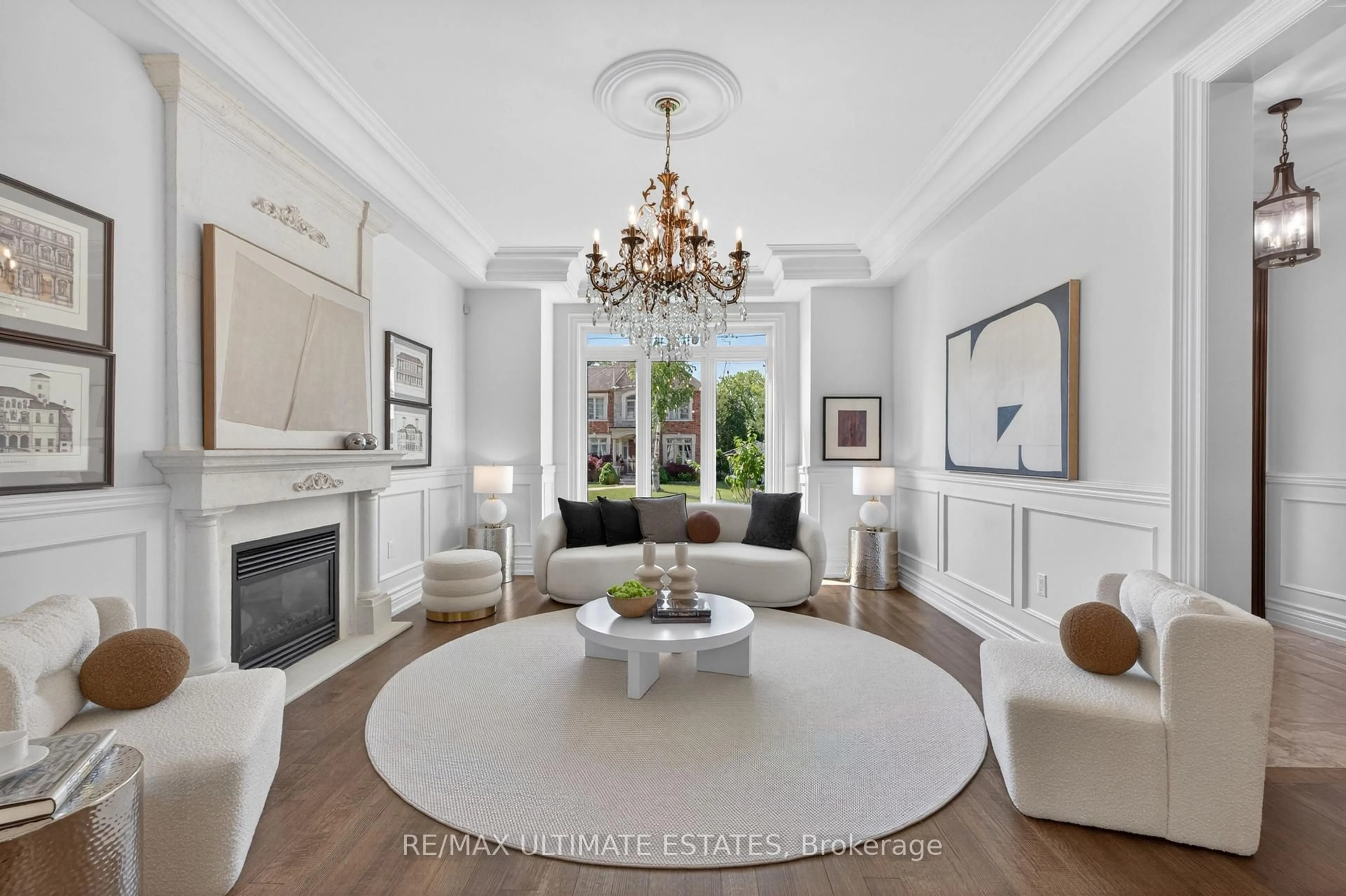 Living room with furniture, unknown for 92 Caines Ave, Toronto Ontario M2R 2L3