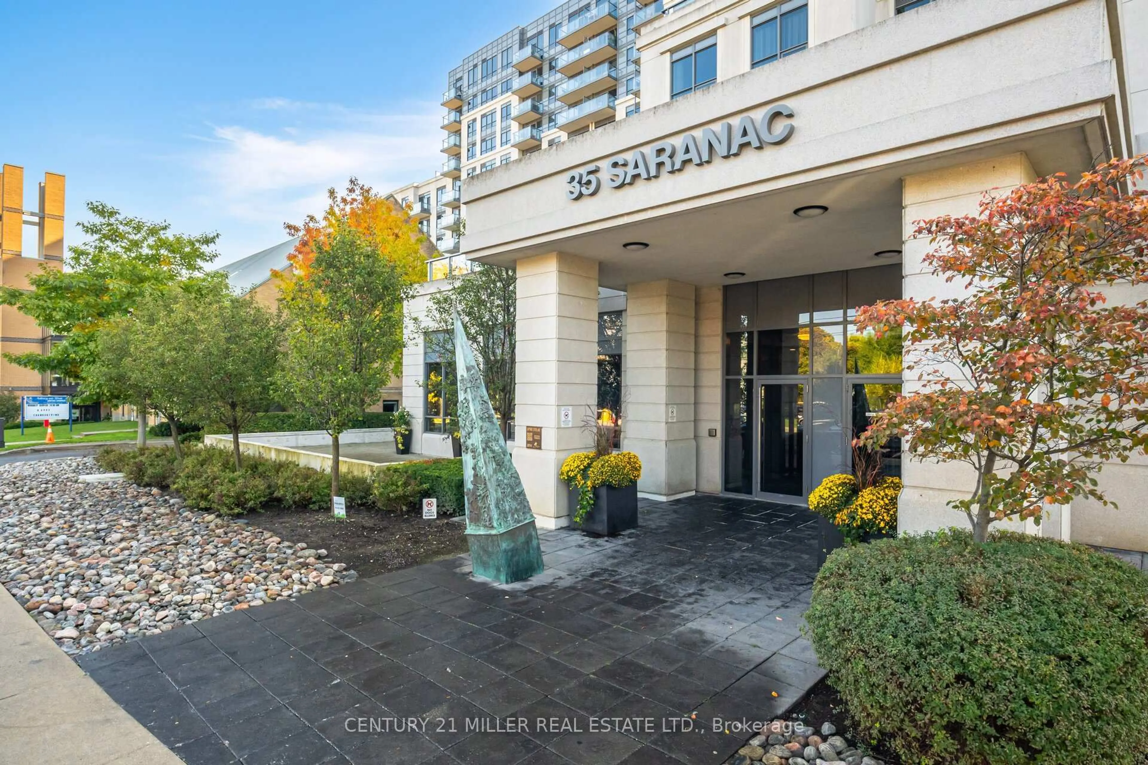 Unknown for 35 Saranac Blvd #Ph08, Toronto Ontario M6A 2G4
