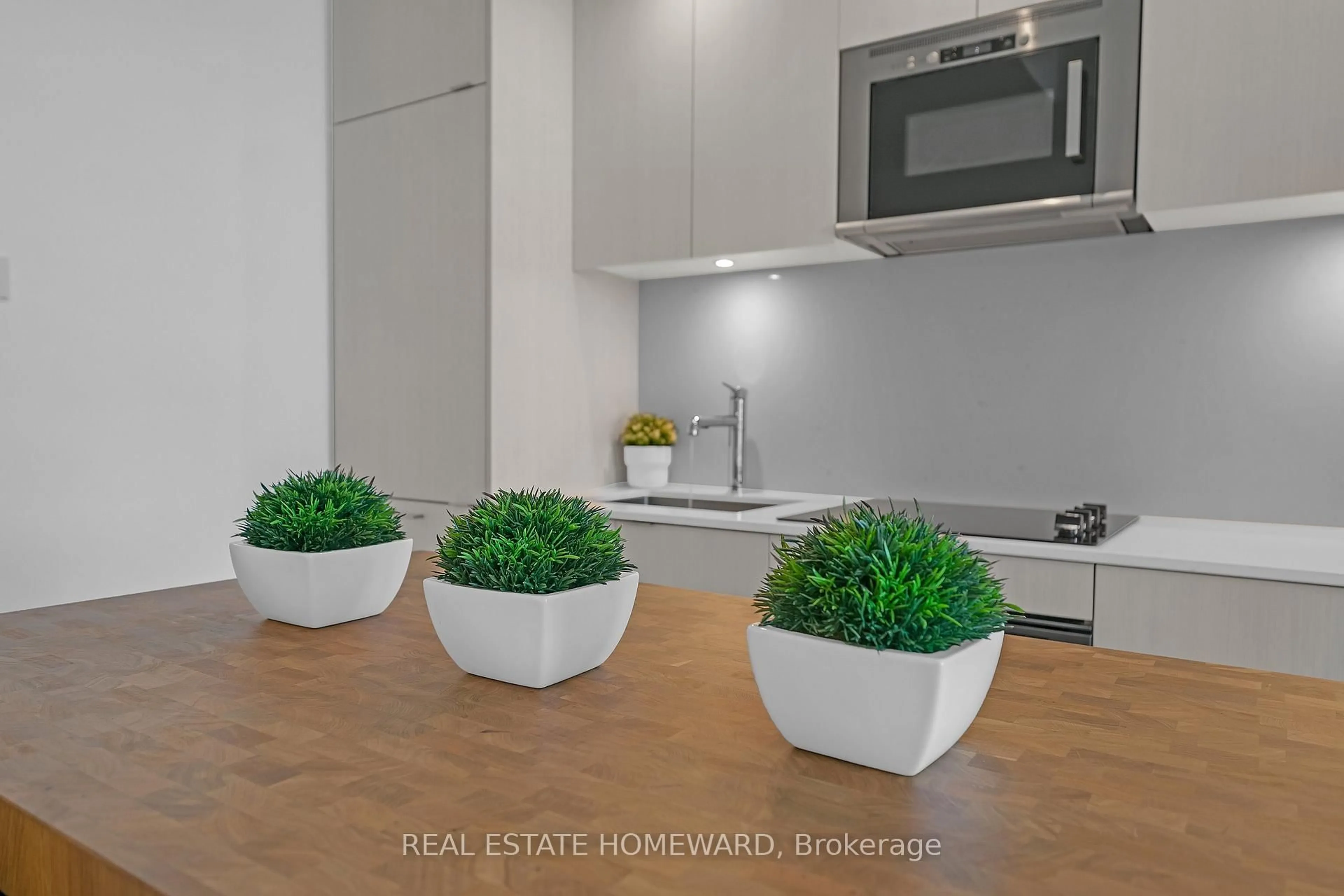 Open concept kitchen, unknown for 20 Inn On The Park Dr #2039, Toronto Ontario M3C 0P8