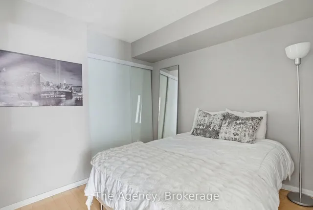 76 Shuter St #210, Toronto 5