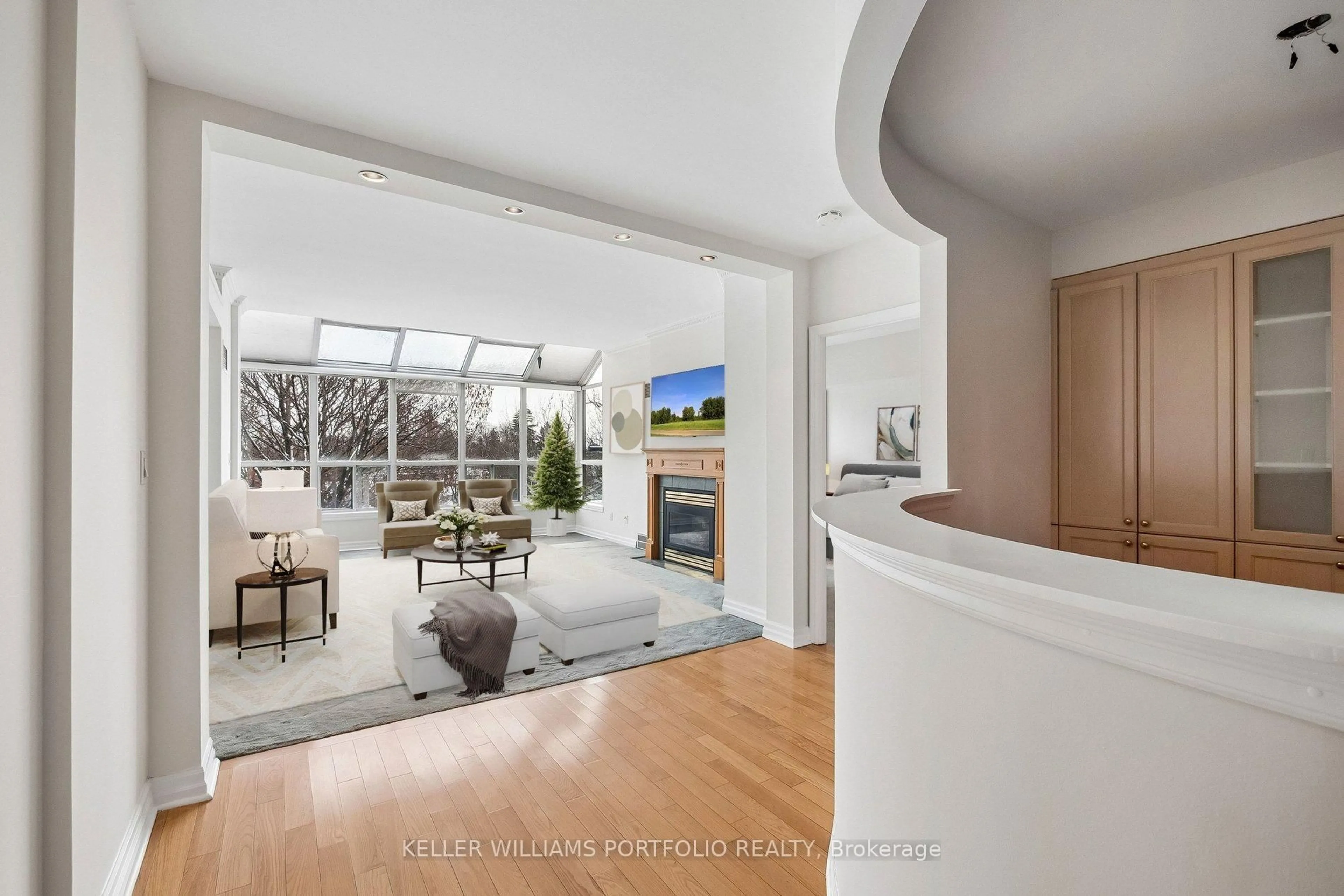 Indoor entryway for 2727 Yonge St #702, Toronto Ontario M4N 3R6