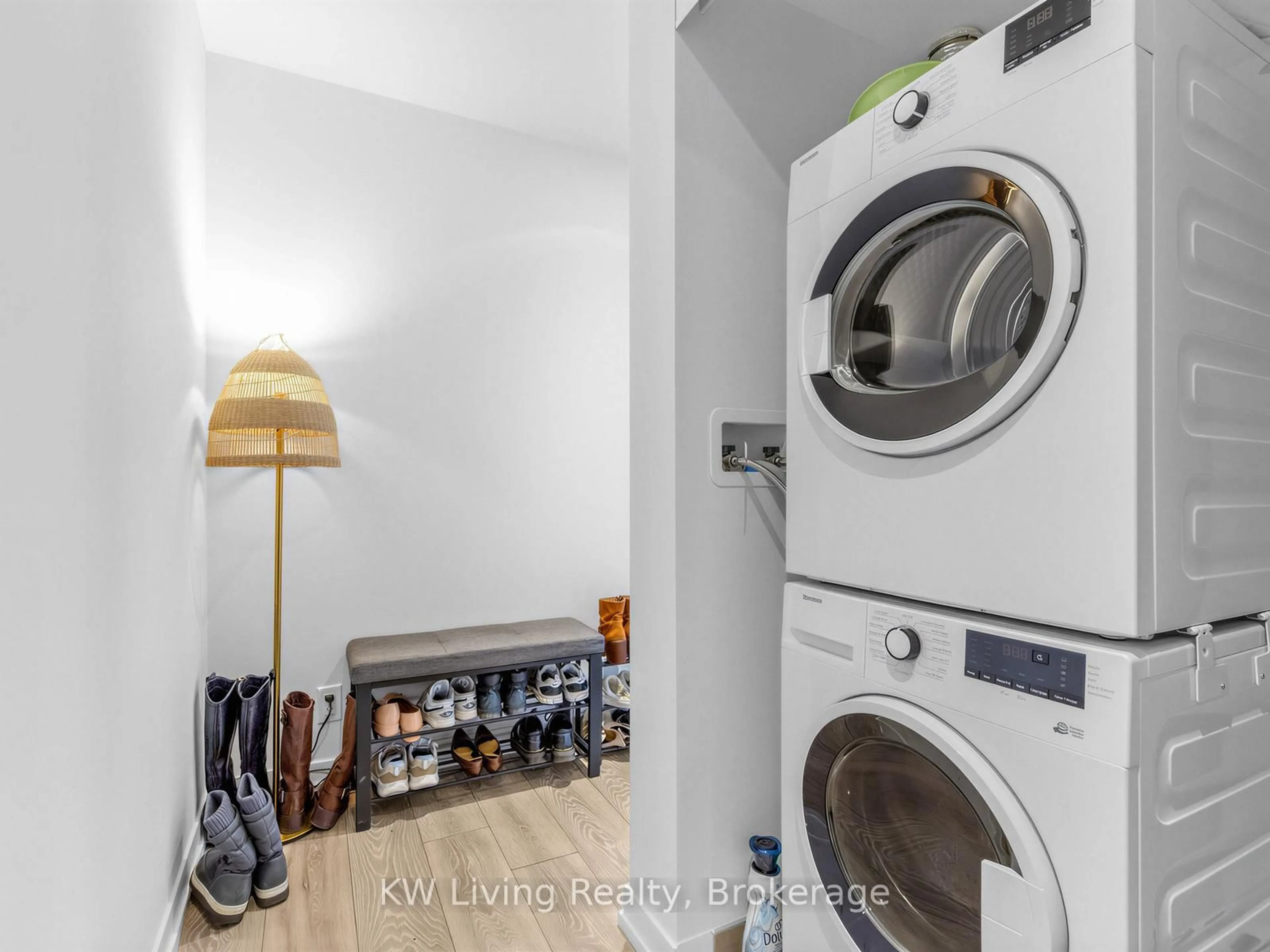 Laundry room for 55 Mercer St #4009, Toronto Ontario M5V 0W4