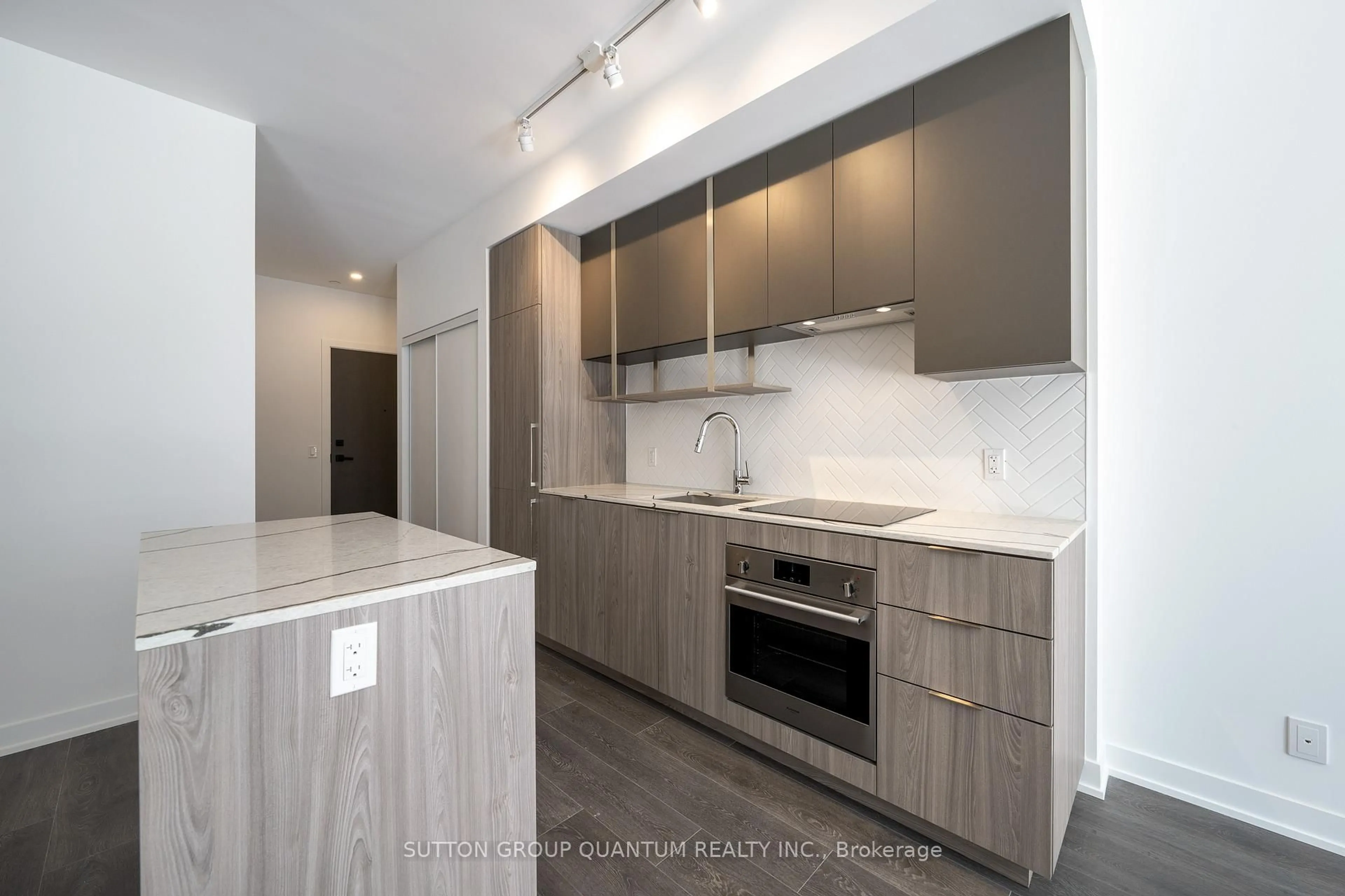 Standard kitchen, unknown for 15 Holmes Ave #316, Toronto Ontario M2N 0L4