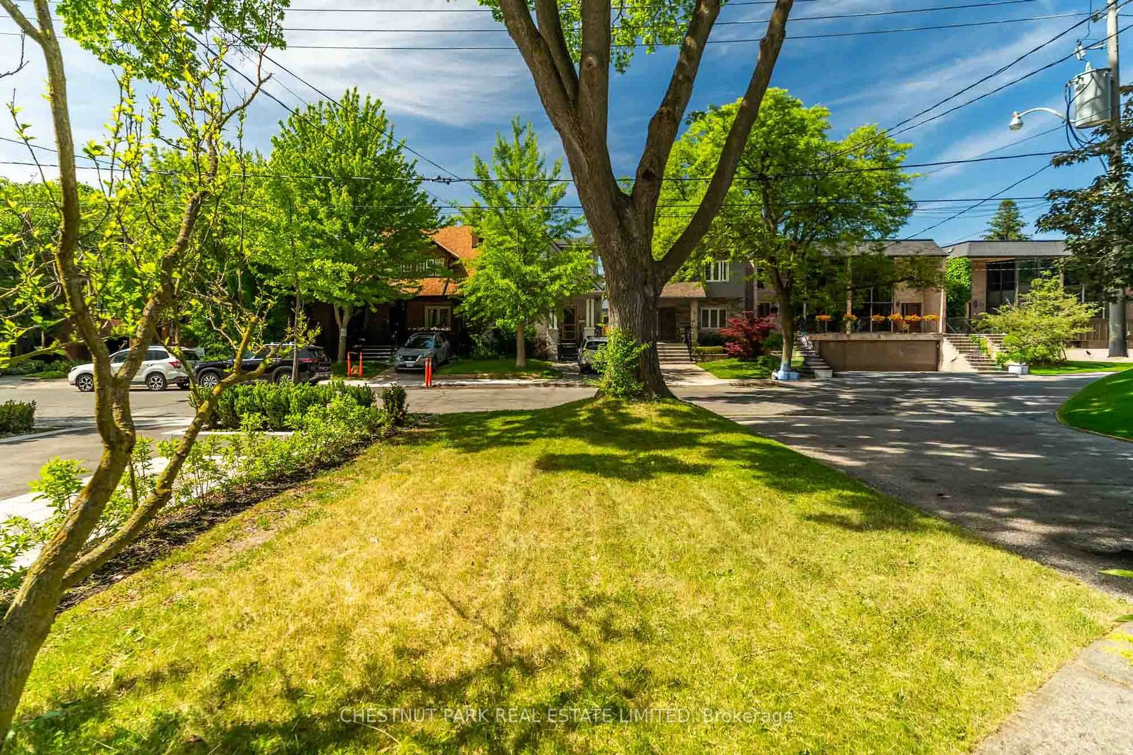 Patio, street for 127 St Clements Ave, Toronto Ontario M4R 1H1