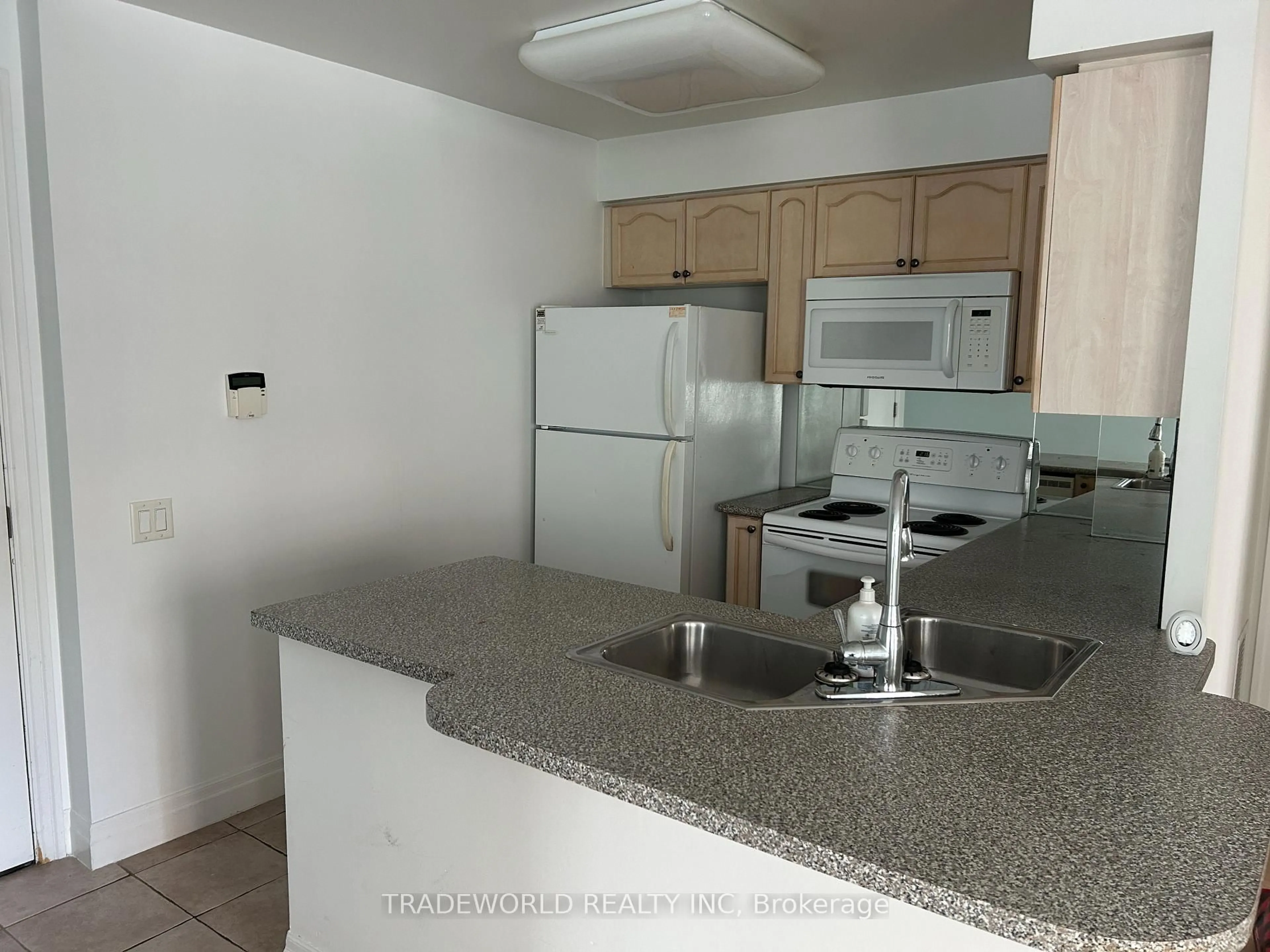 Standard kitchen, unknown for 21 Hillcrest Ave #501, Toronto Ontario M2N 7K2