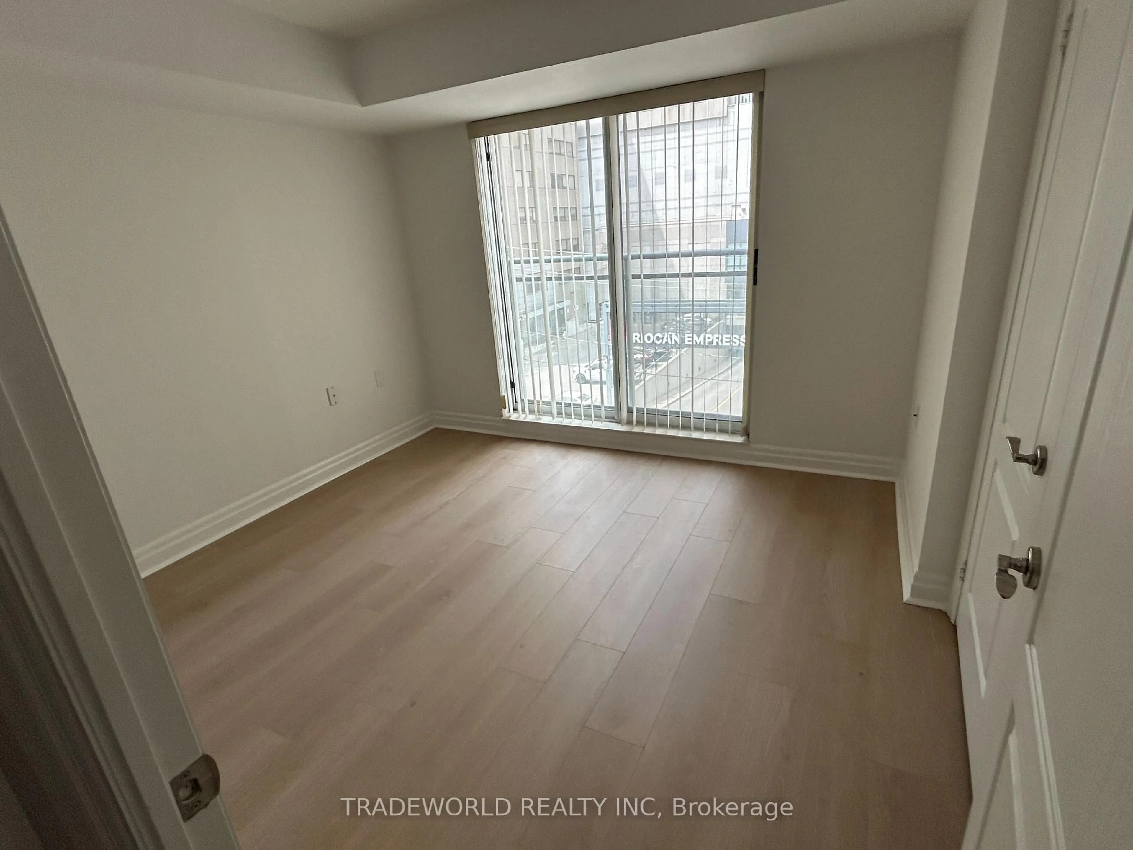 A pic of a room for 21 Hillcrest Ave #501, Toronto Ontario M2N 7K2