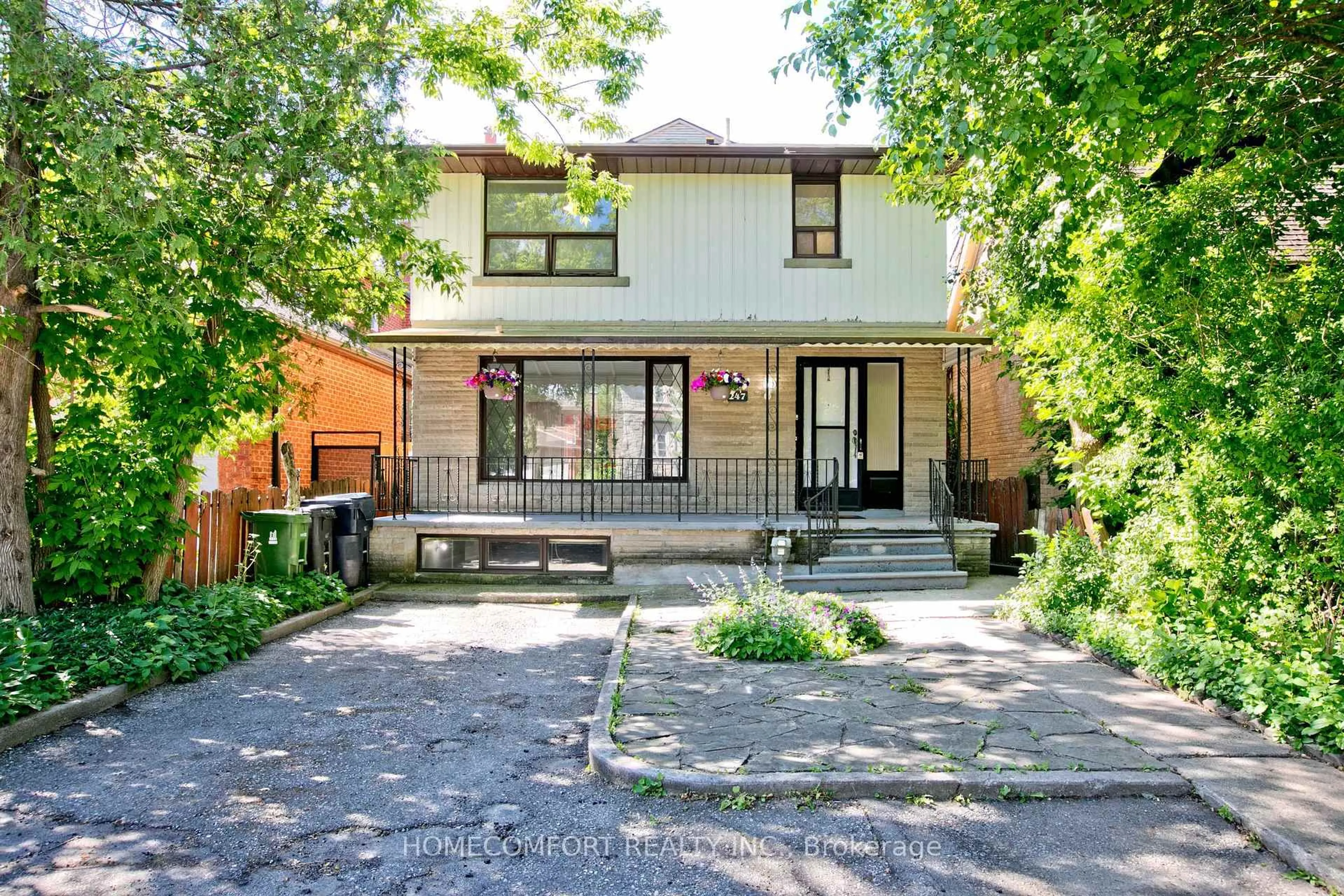 Home with brick exterior material, street for 247 Parkview Ave, Toronto Ontario M2N 3Z2
