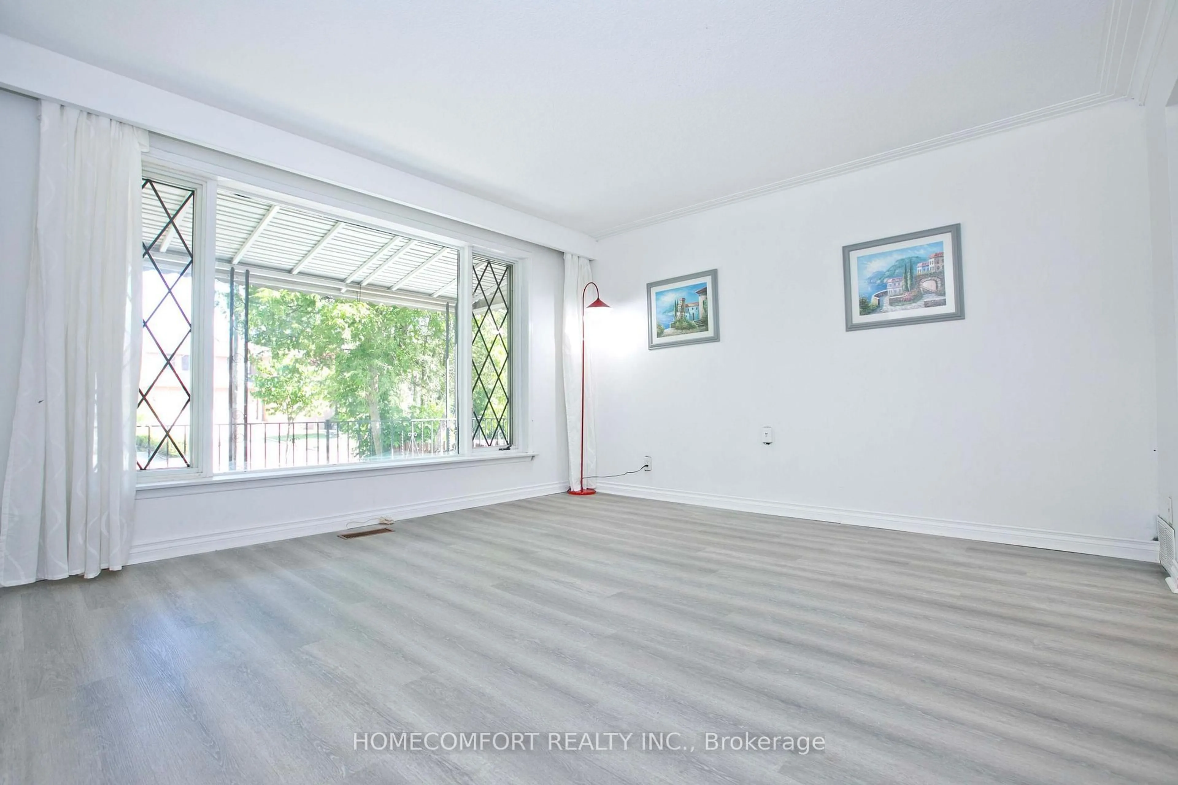 A pic of a room for 247 Parkview Ave, Toronto Ontario M2N 3Z2