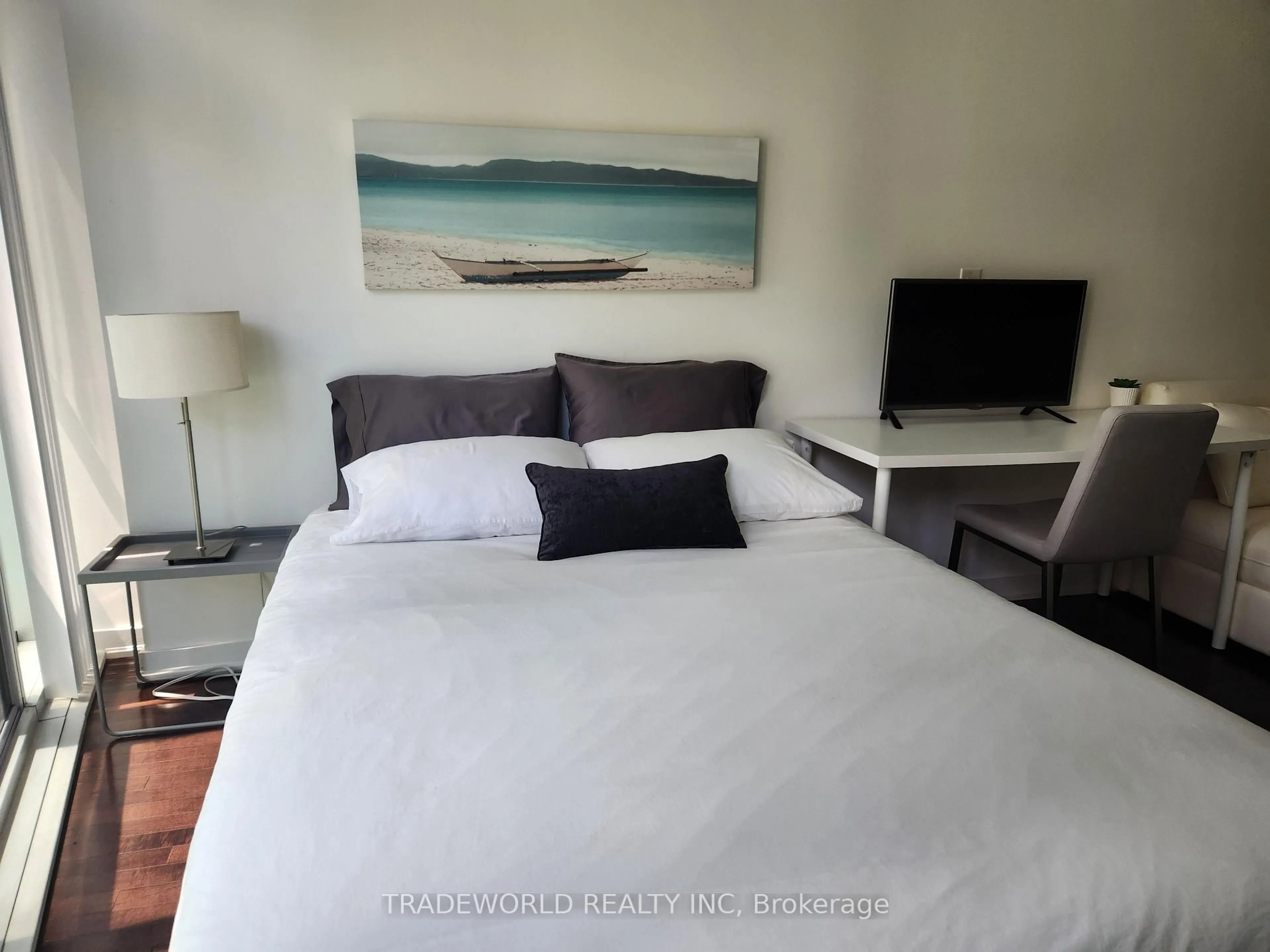 A pic of a room for 12 York St #308, Toronto Ontario M5J 0A9