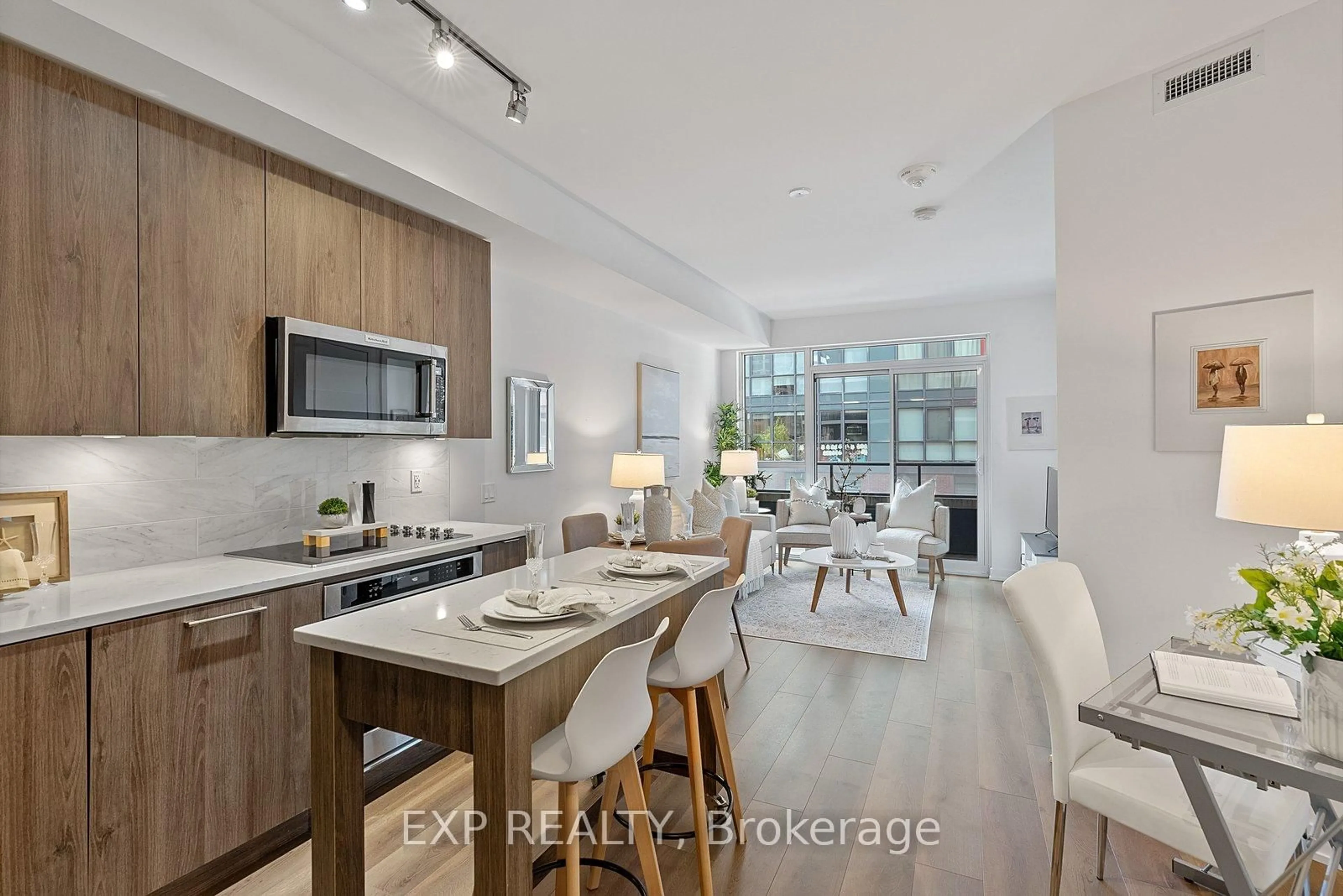 Open concept kitchen, unknown for 38 Iannuzzi St #330, Toronto Ontario M5V 0E8