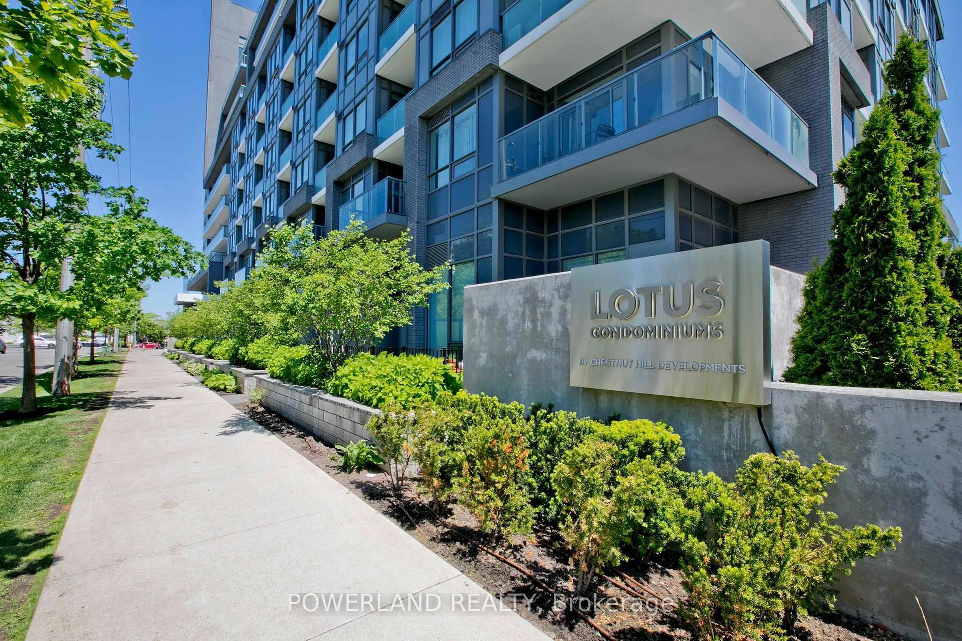 Indoor foyer for 7 kenaston Gdns #lph08, Toronto Ontario M2K 1G7