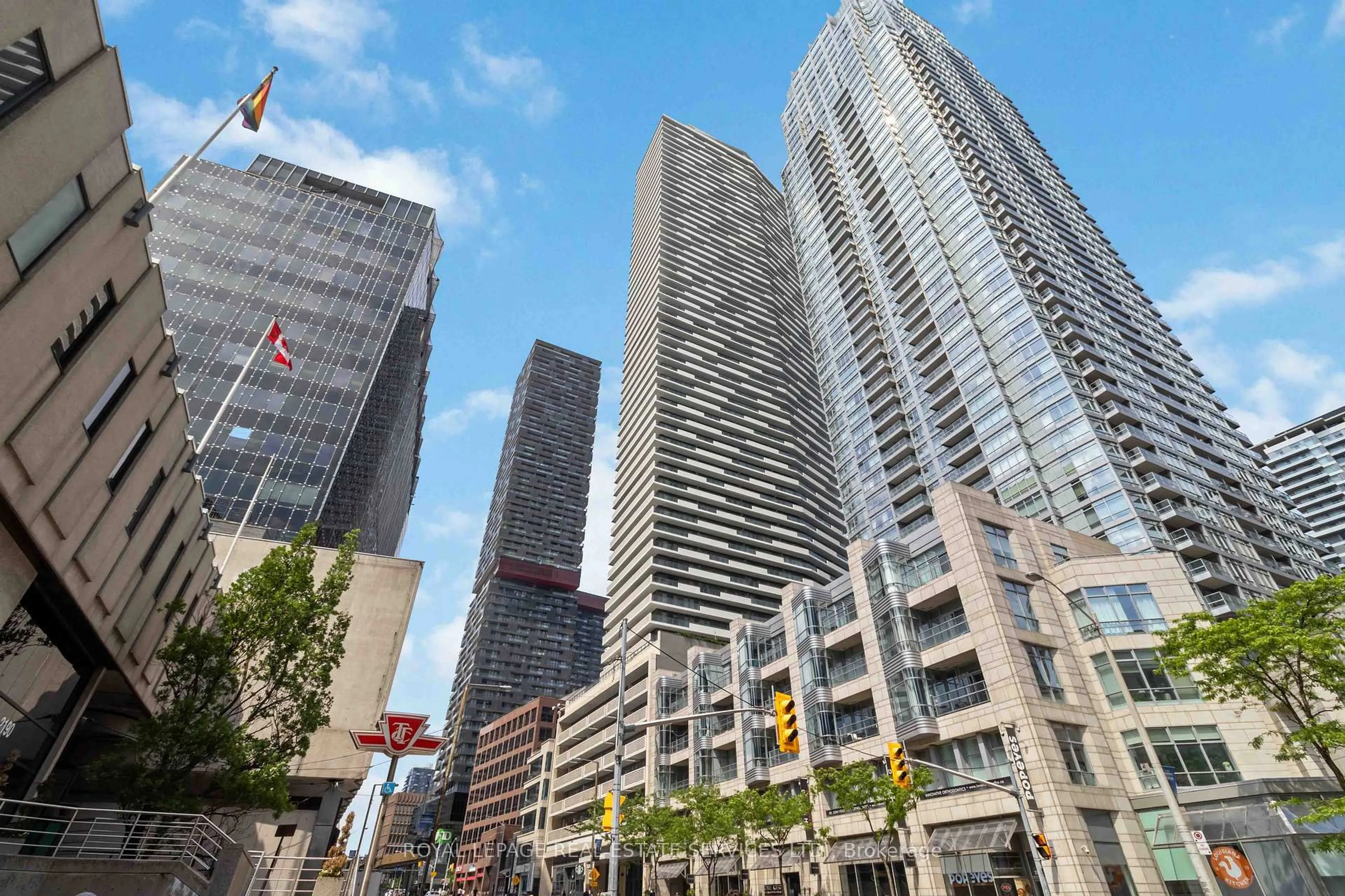 Patio, unknown for 2221 Yonge St #2607, Toronto Ontario M4S 0B8
