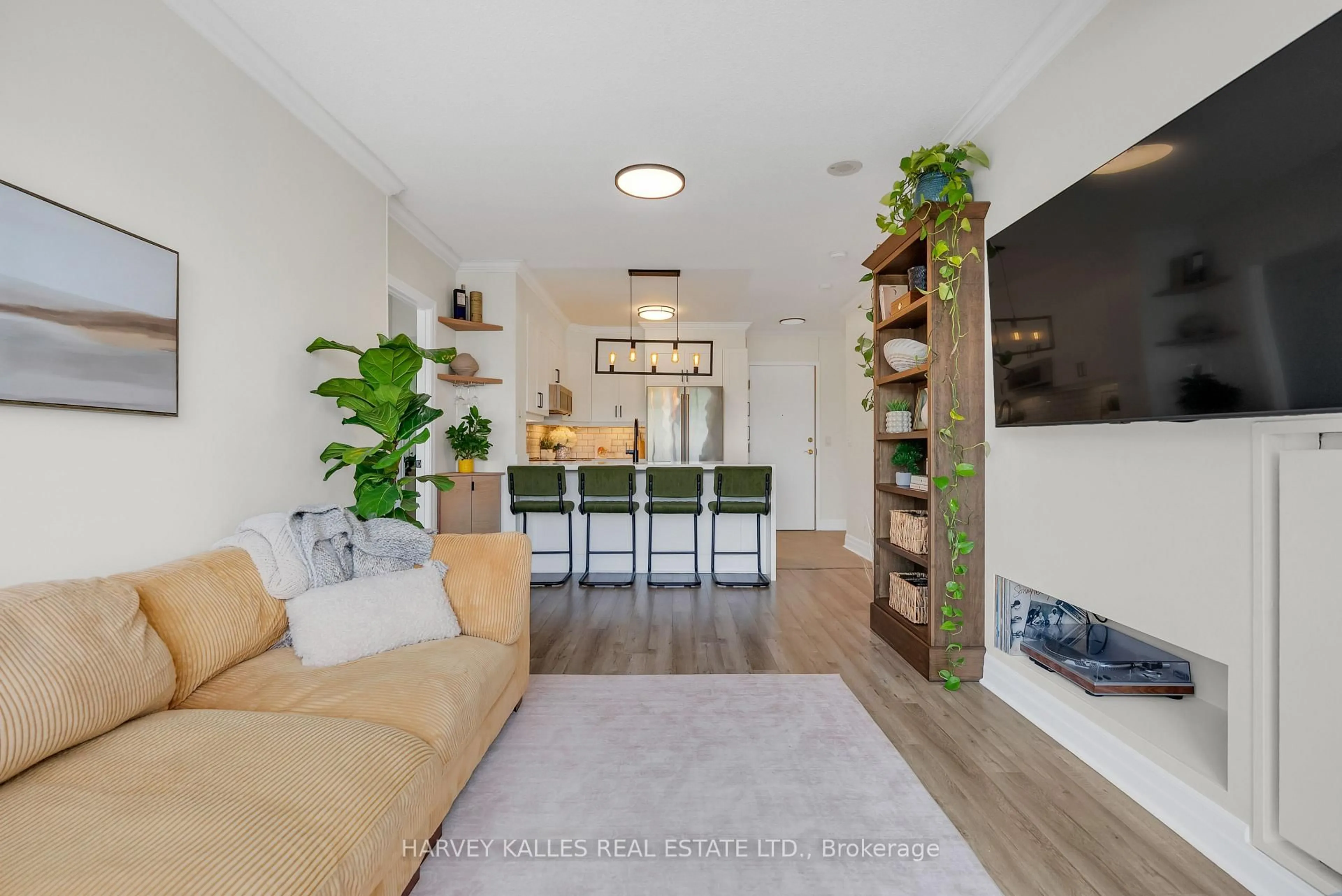 Living room with furniture, unknown for 1801 Bayview Ave #505, Toronto Ontario M4G 4K2