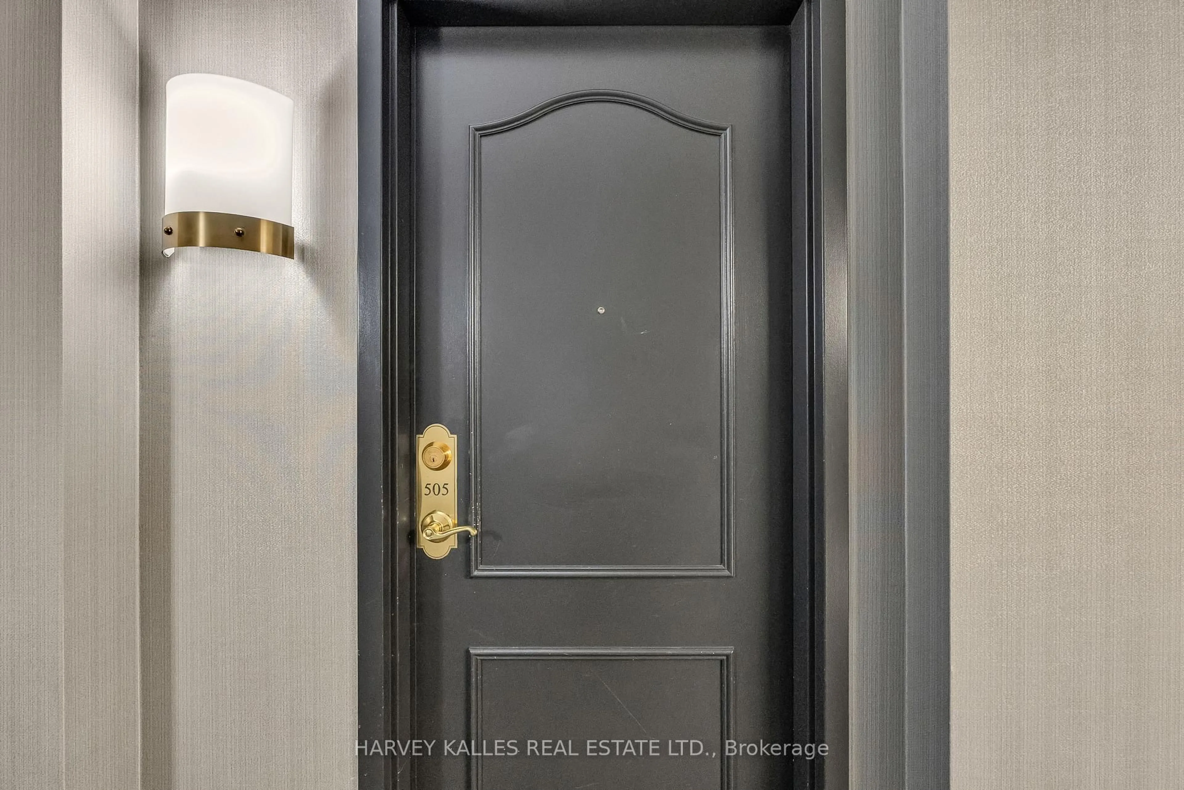 Indoor foyer for 1801 Bayview Ave #505, Toronto Ontario M4G 4K2