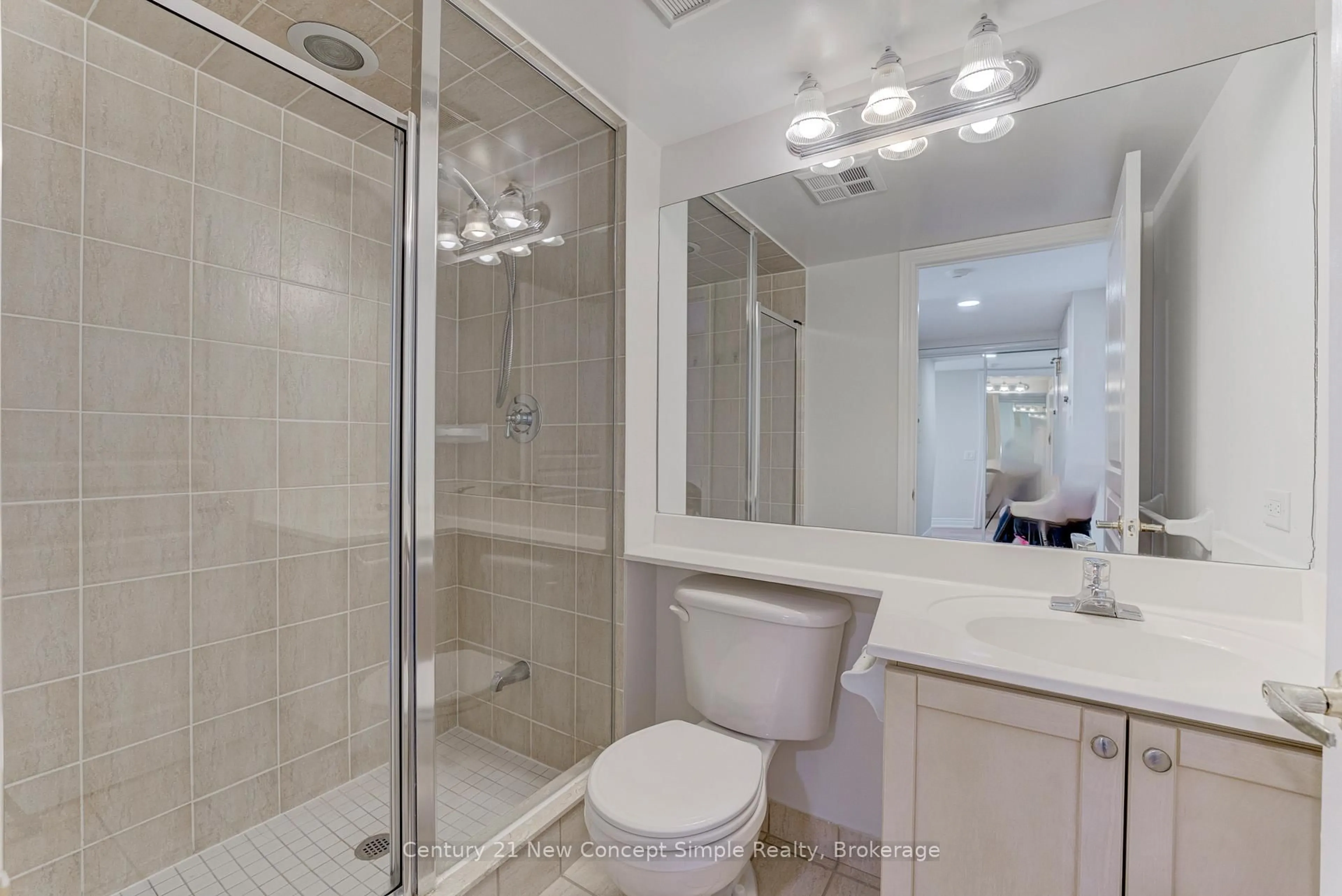 Standard bathroom, ceramic/tile floor for 15 Northtown Way #2118, Toronto Ontario M2N 7A2